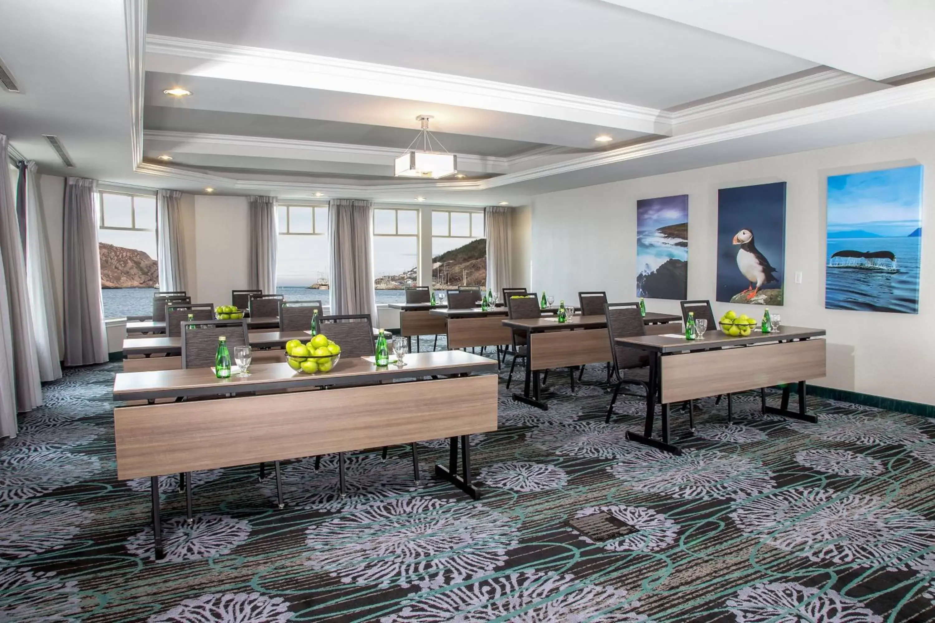 Meeting/conference room, Restaurant/Places to Eat in Courtyard by Marriott St. John's Newfoundland