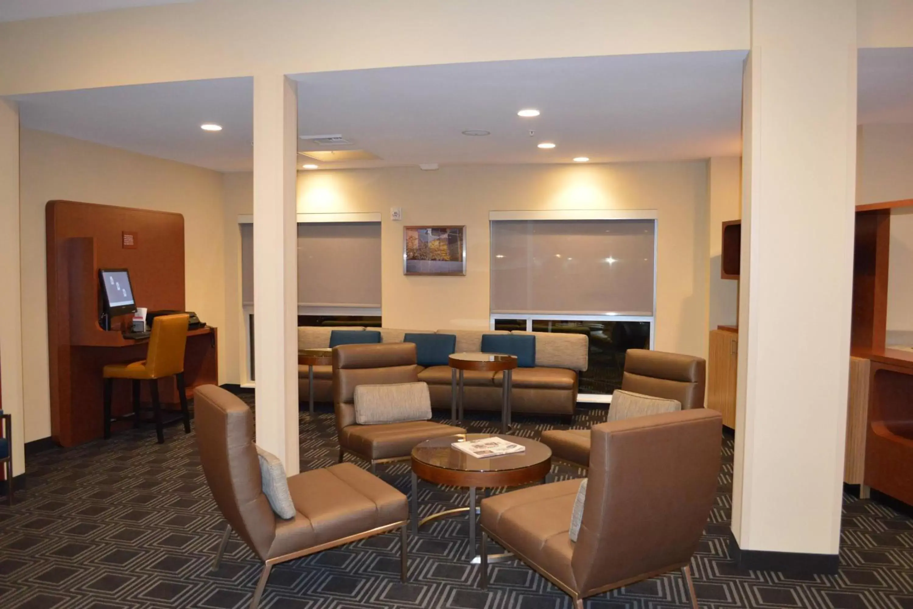 Business facilities, Lounge/Bar in TownePlace Suites by Marriott Olympia