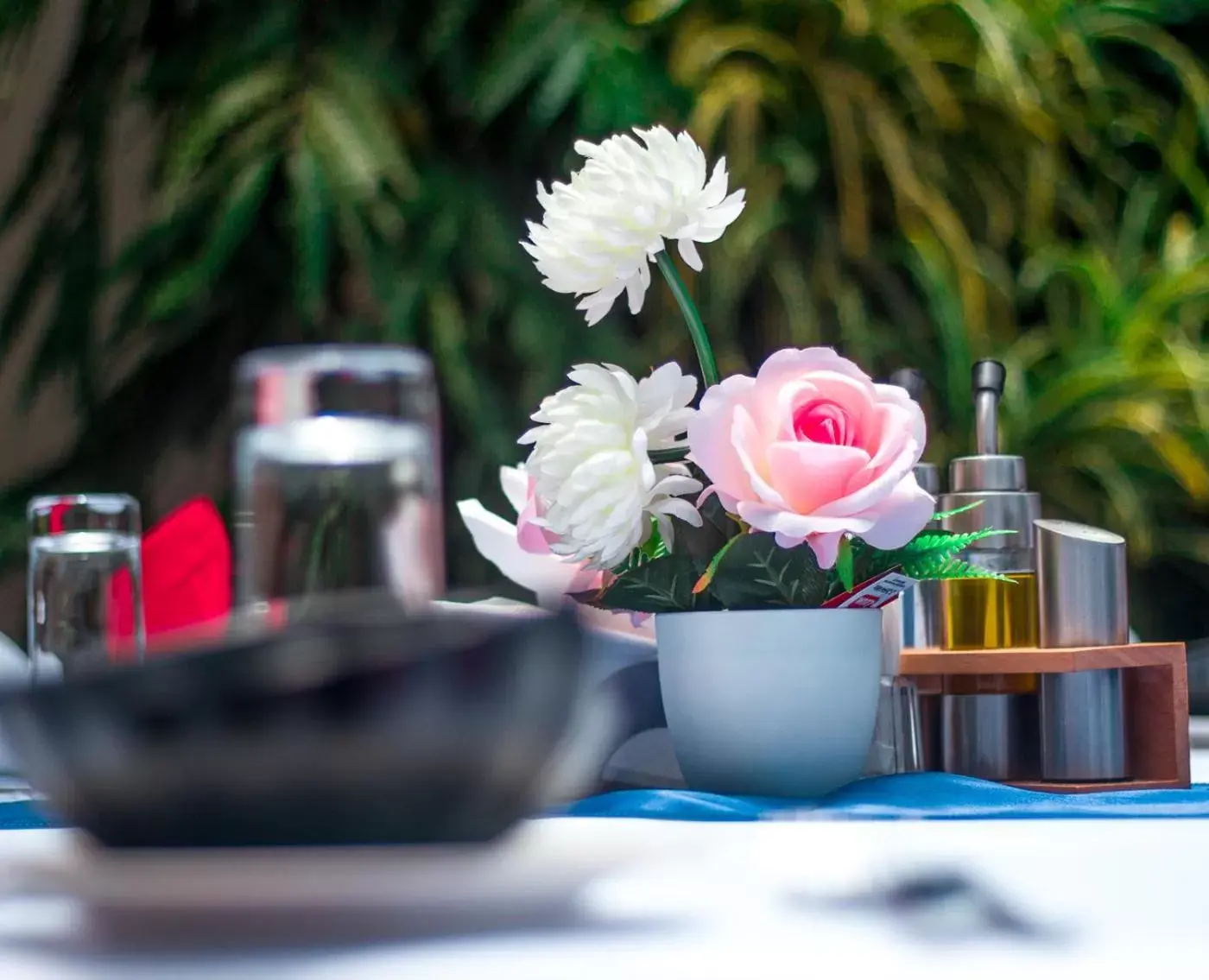 Coffee/tea facilities in Green Mountain Hotel