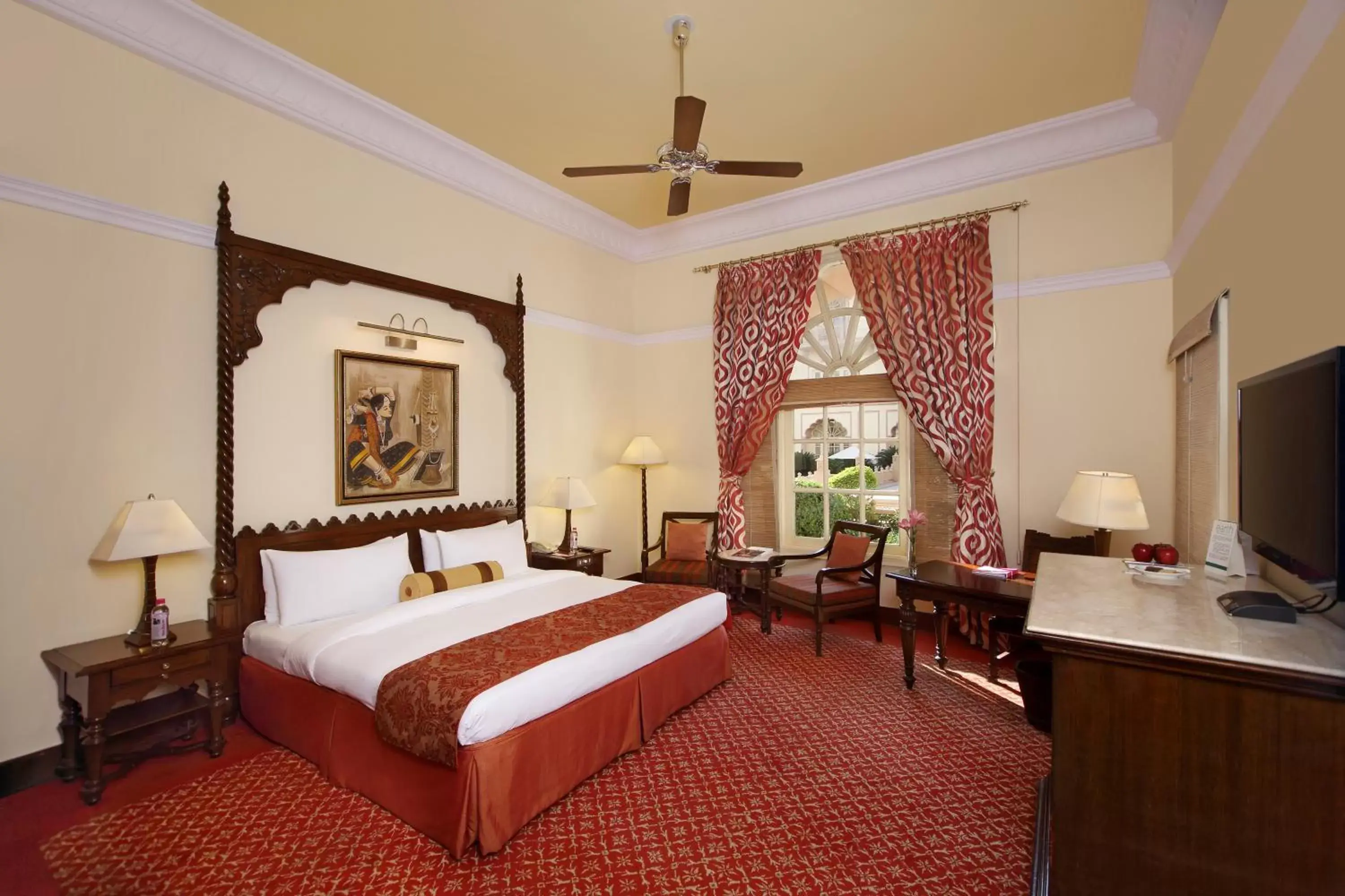 Bed in Taj Hari Mahal Jodhpur