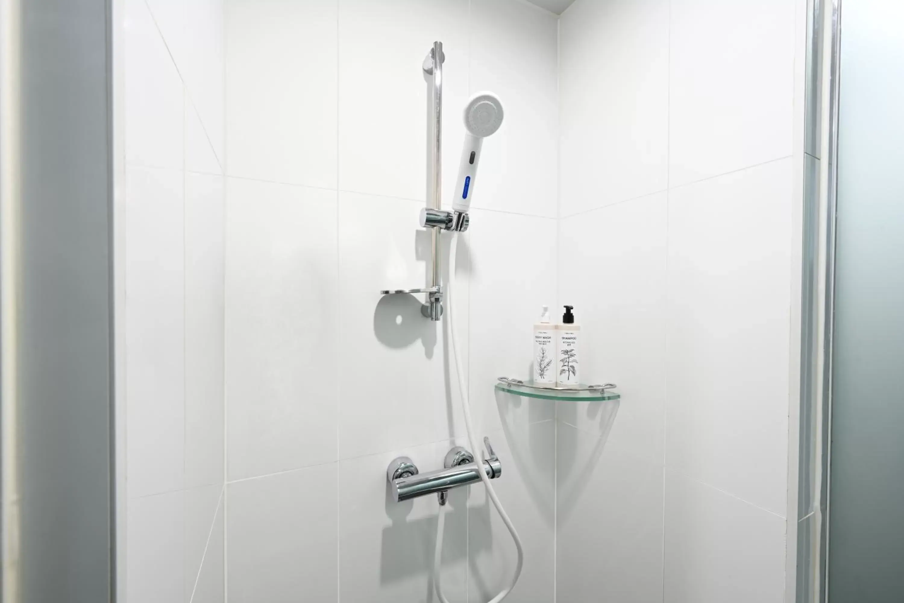 Shower, Bathroom in Kolon Seacloud Hotel