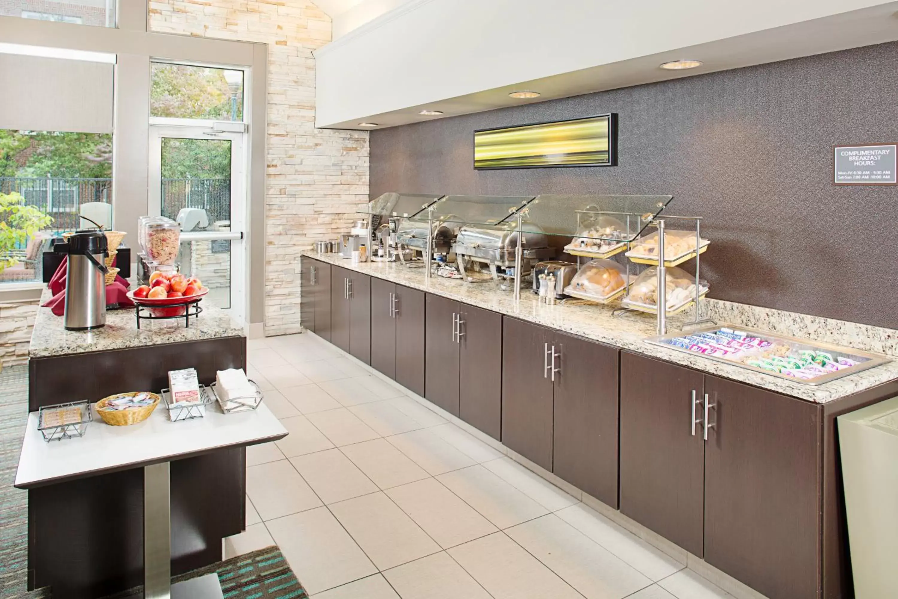 Breakfast, Restaurant/Places to Eat in Residence Inn by Marriott Detroit Livonia