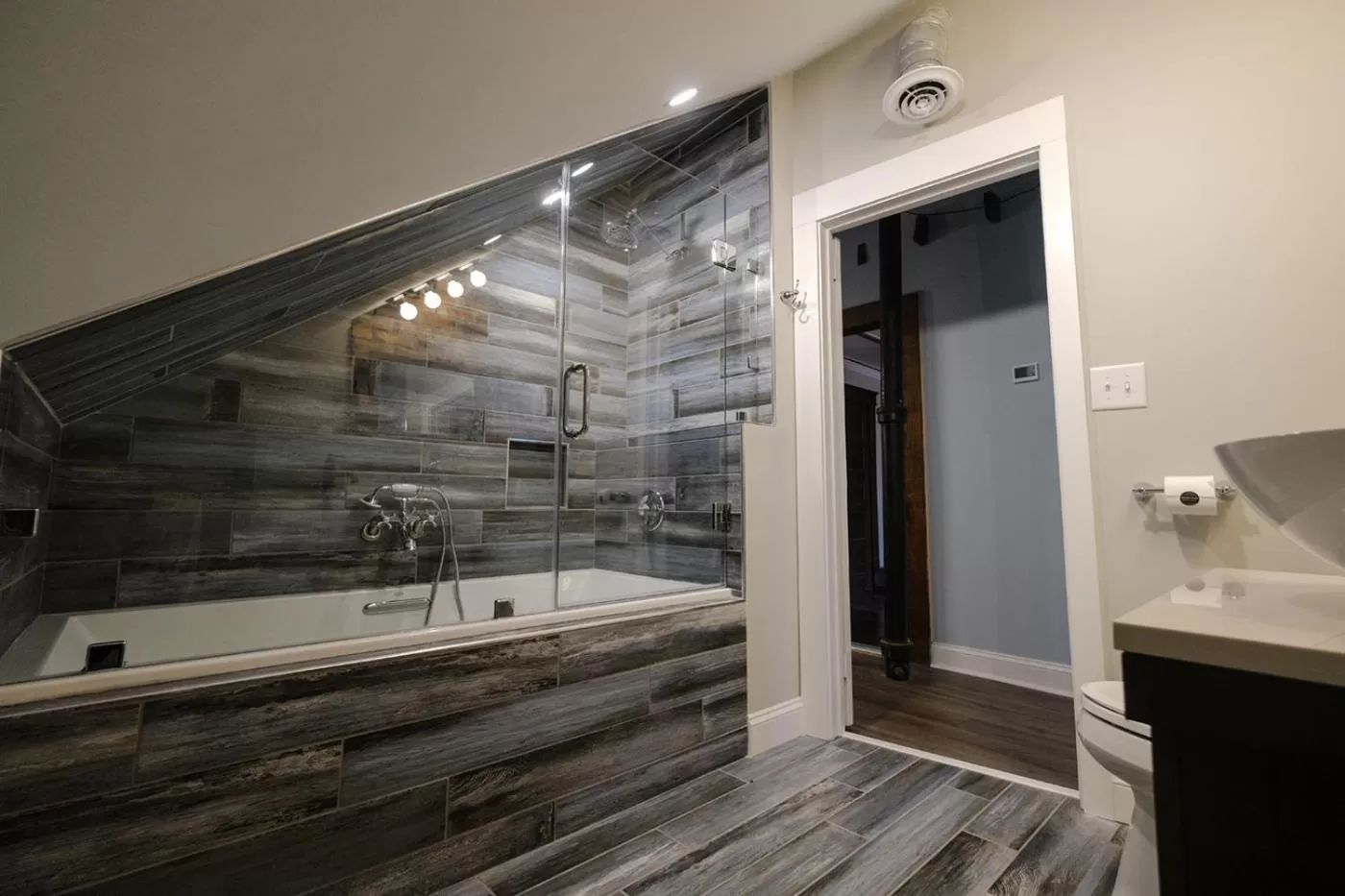 Double Oaks Bed & Breakfast