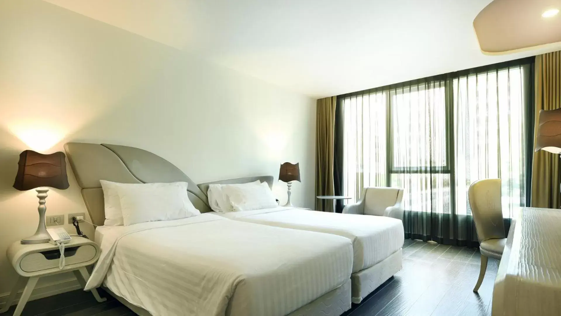 Photo of the whole room, Bed in Le Tada Parkview Hotel - SHA Plus