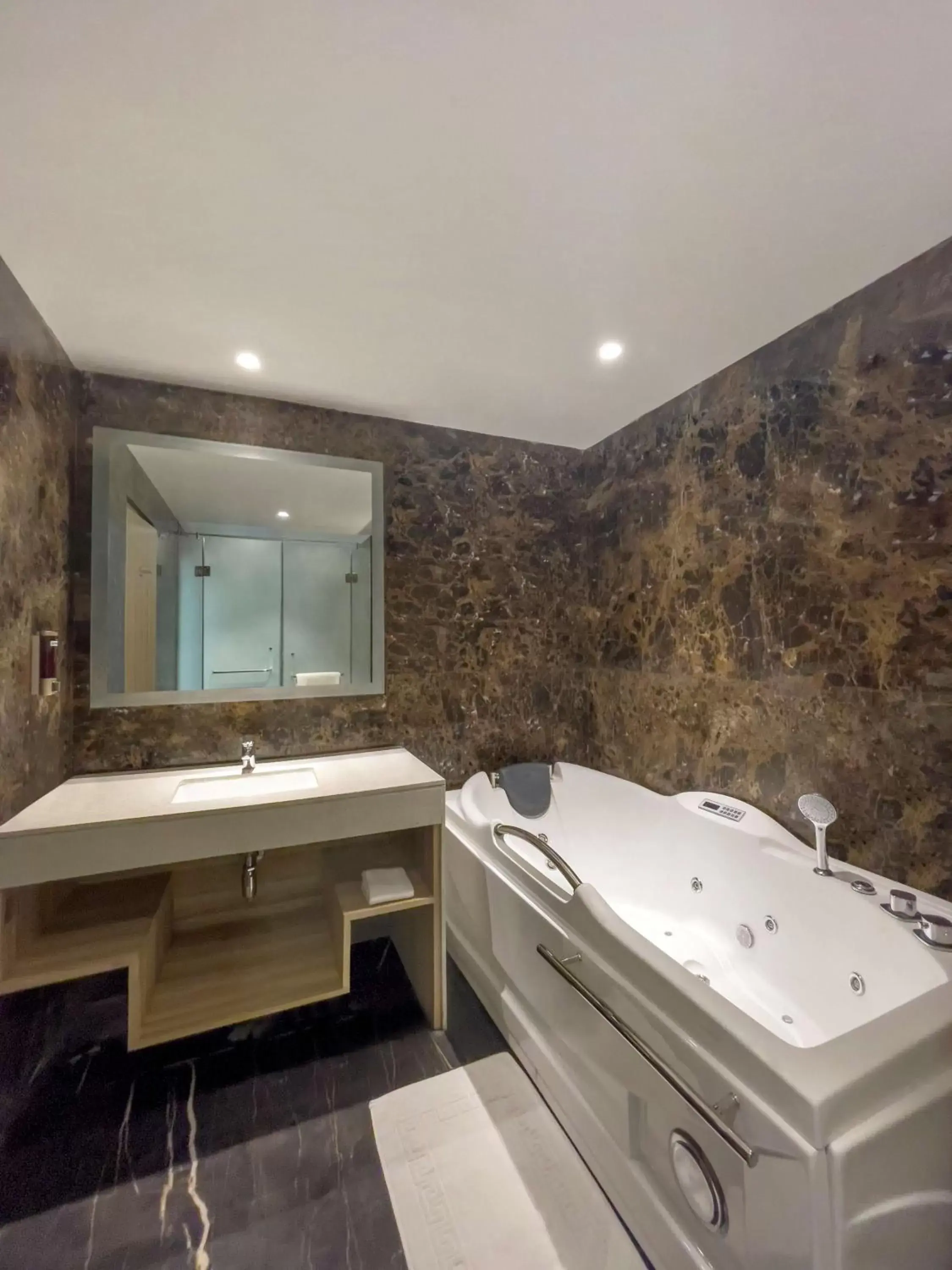 Bathroom in Radisson Hotel Bareilly Airport