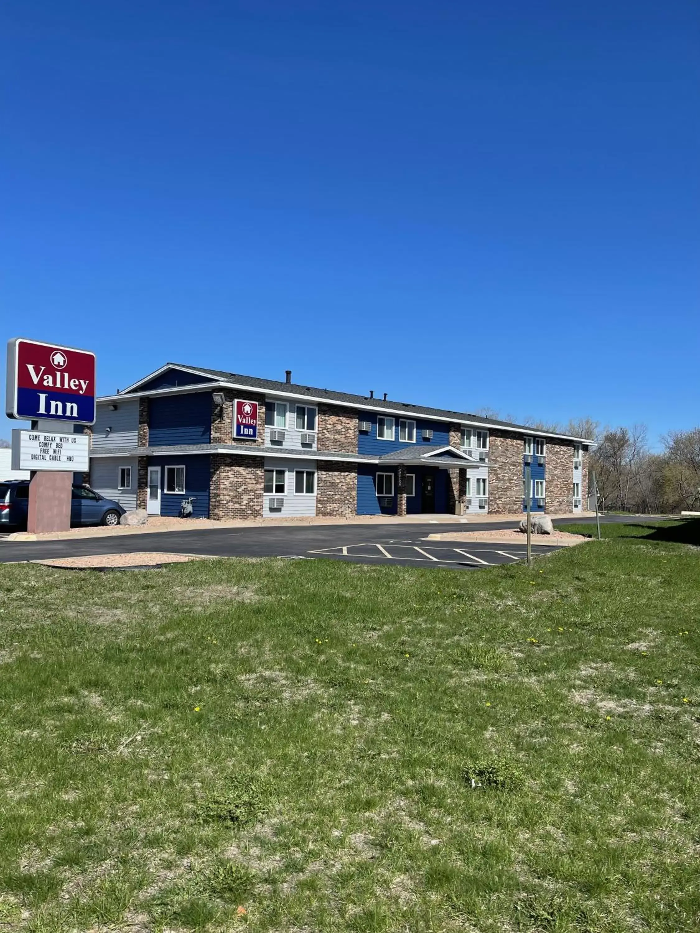 Property Building in Valley Inn Shakopee