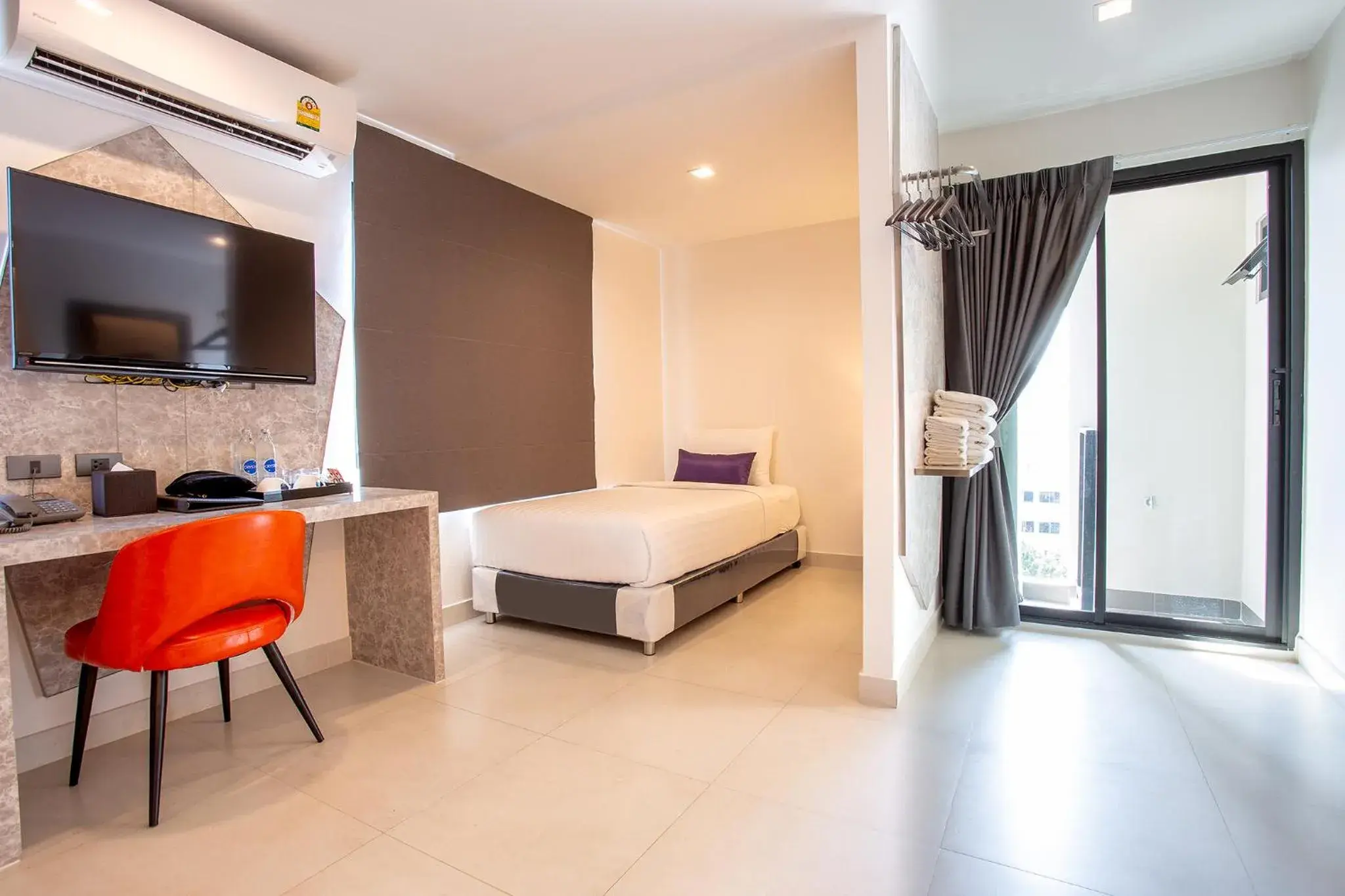 Bedroom, Bathroom in Spittze Hotel Pratunam
