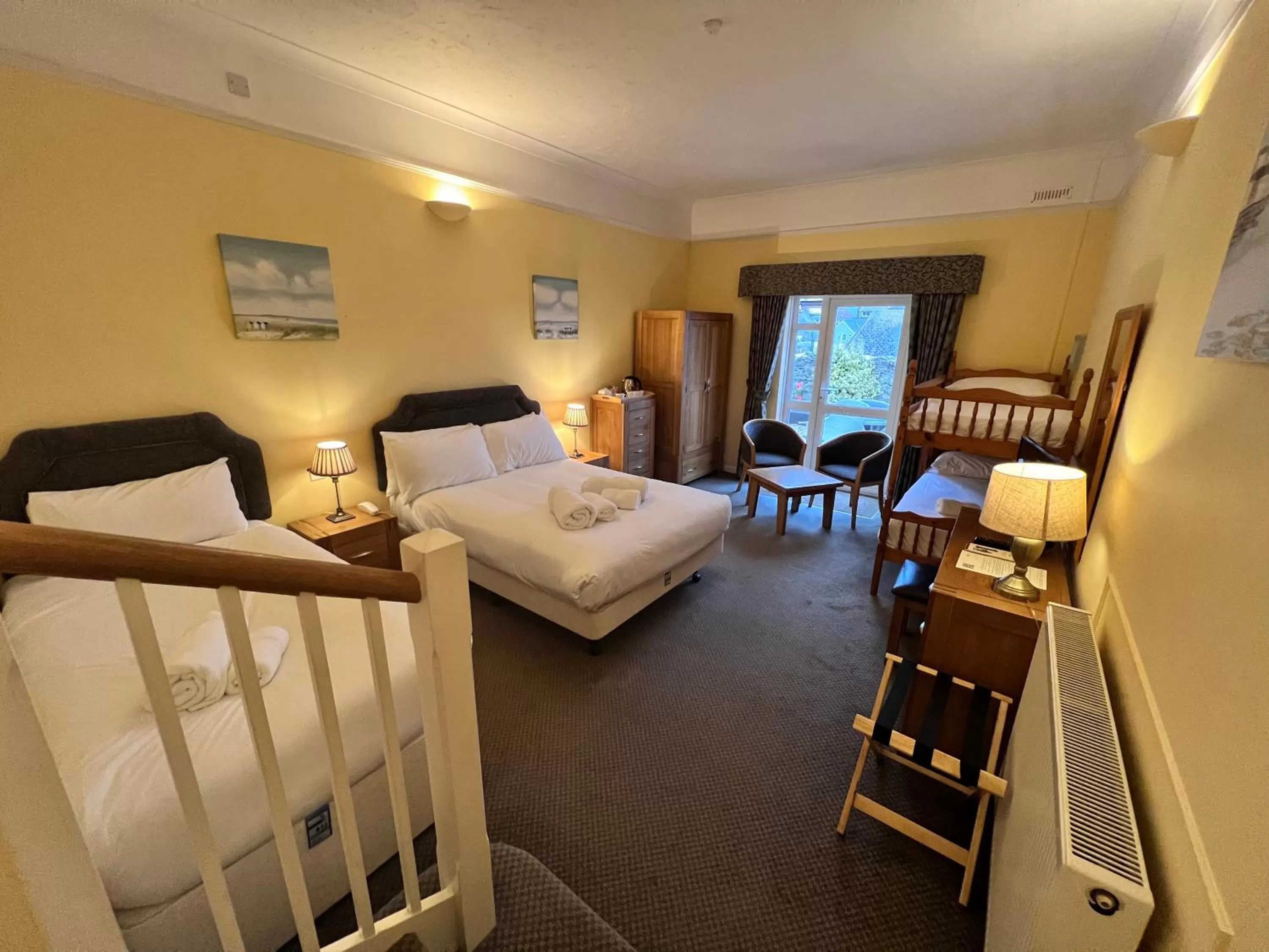 Seating area, Bed in The Royal Lion Hotel