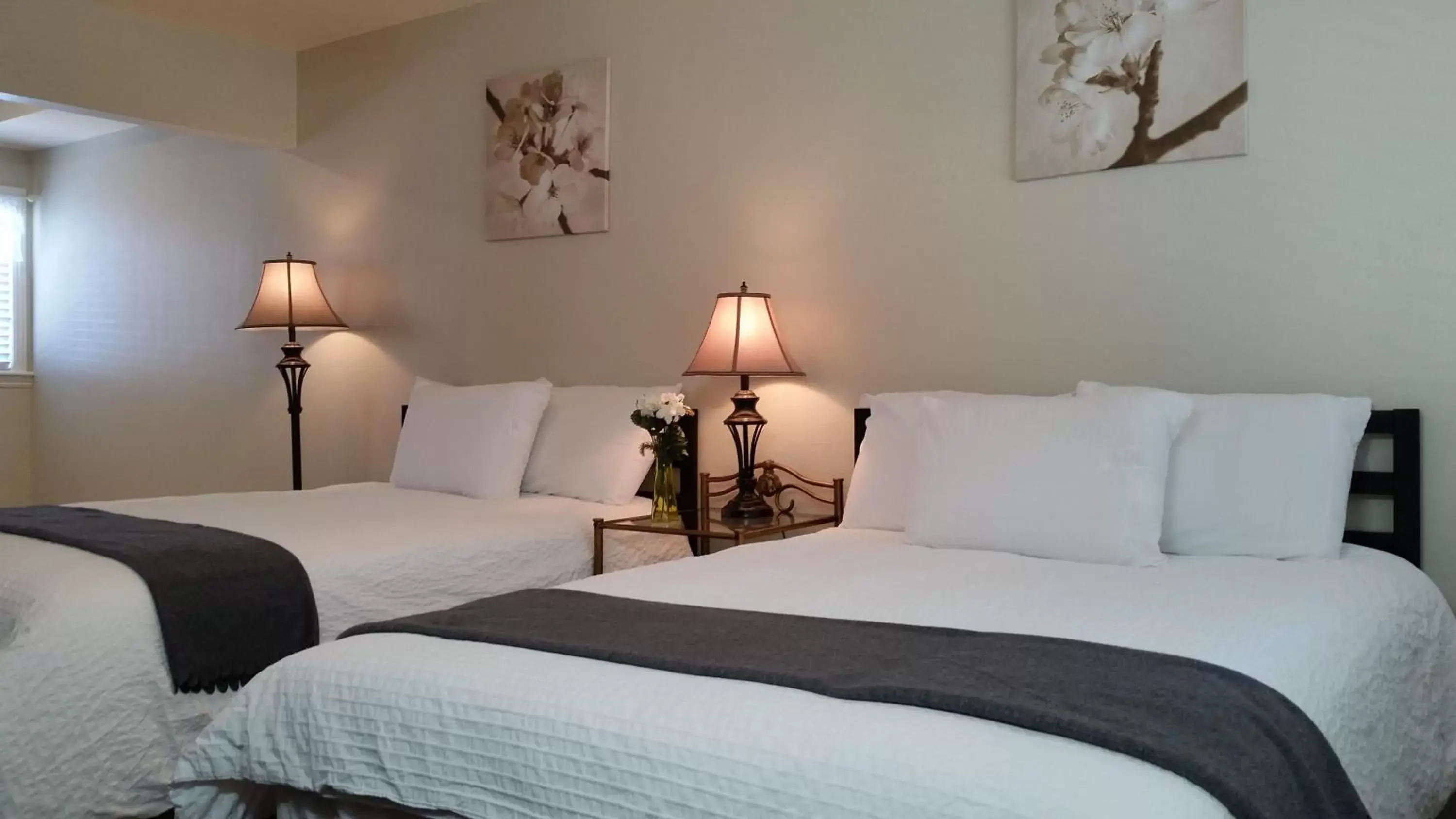 Two-Bedroom Suite in Trees Motel Two-Bedroom Suite in Trees Motel