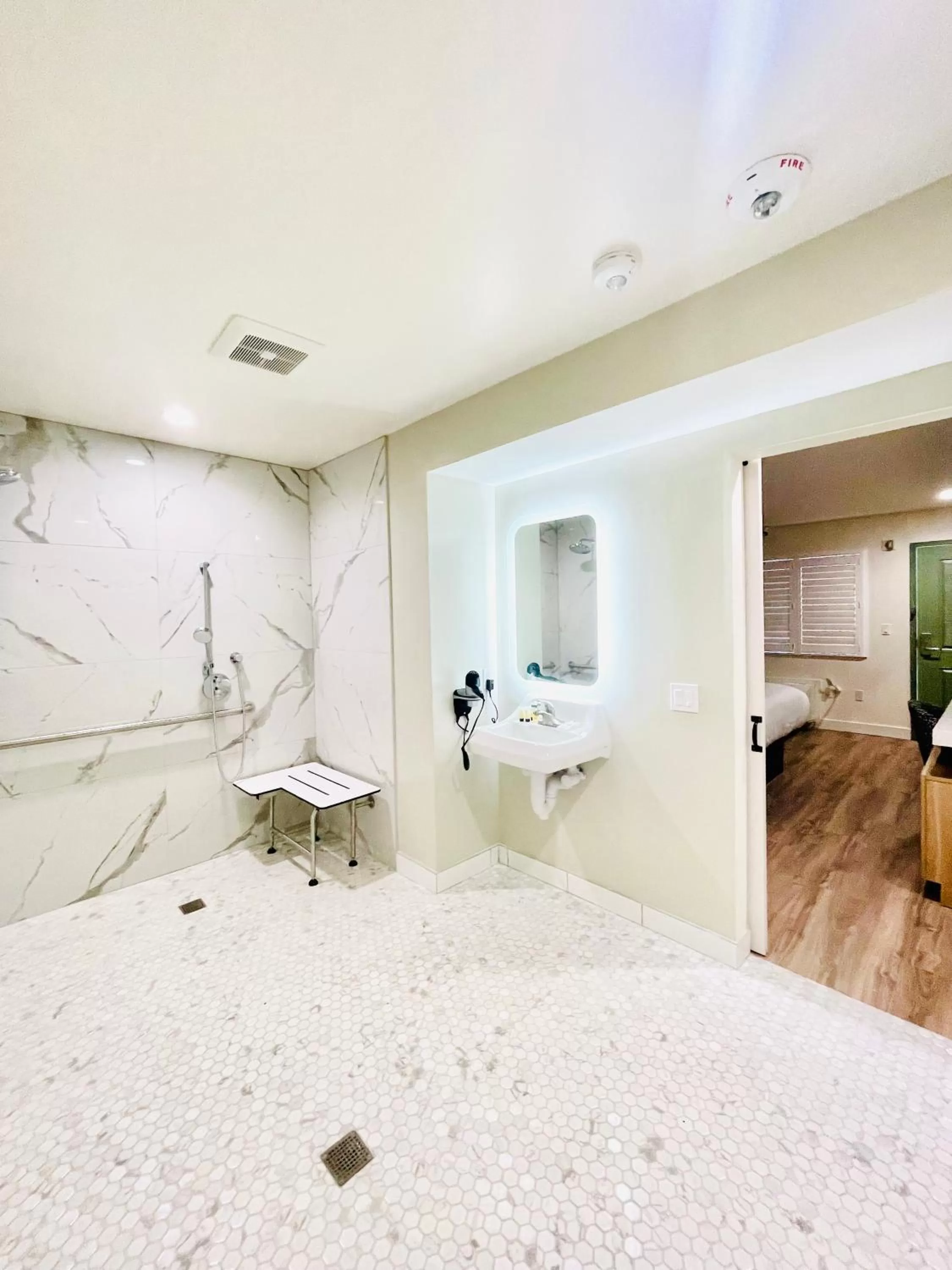 Bathroom in La Casa Inn