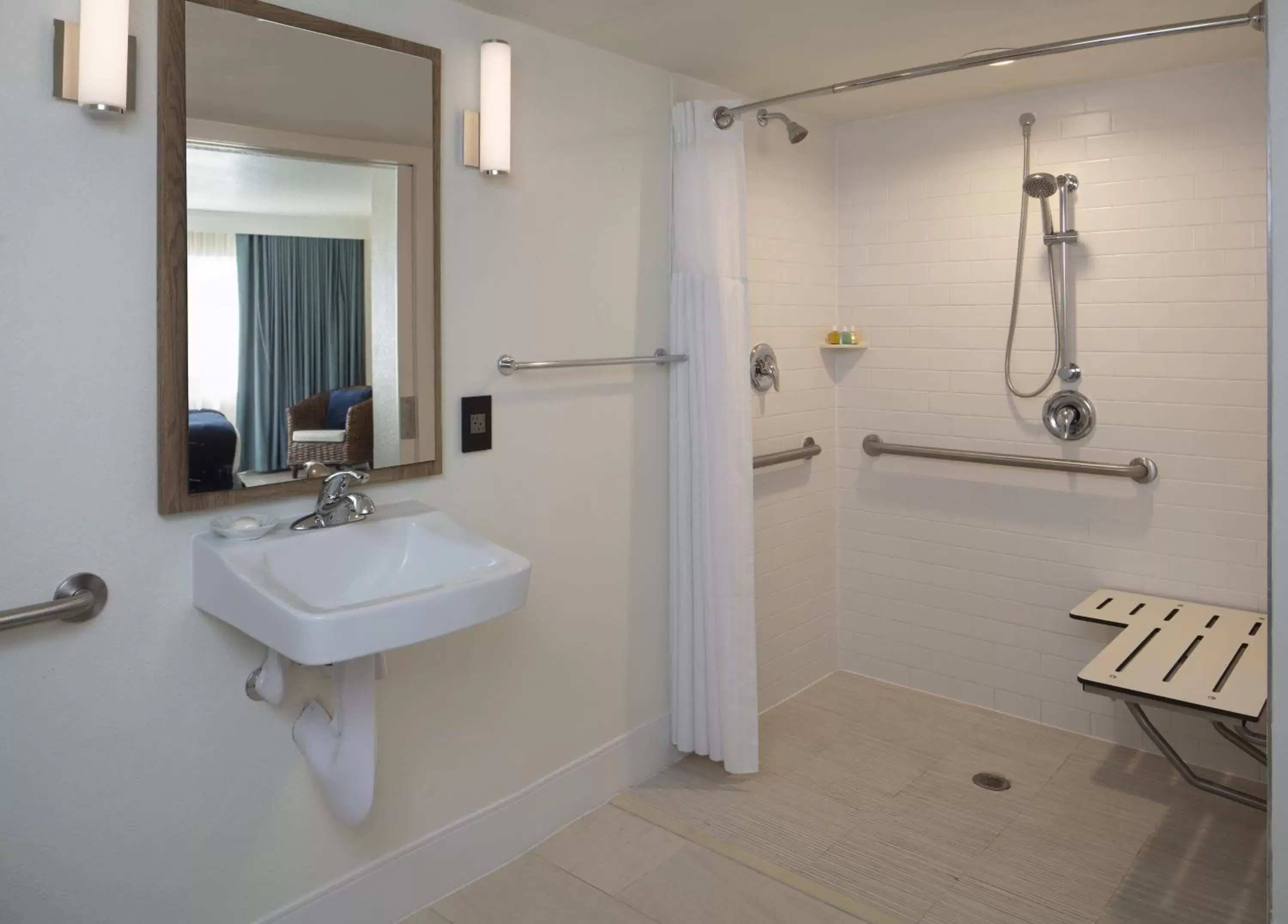 Bathroom in Postcard Inn Beach Resort & Marina