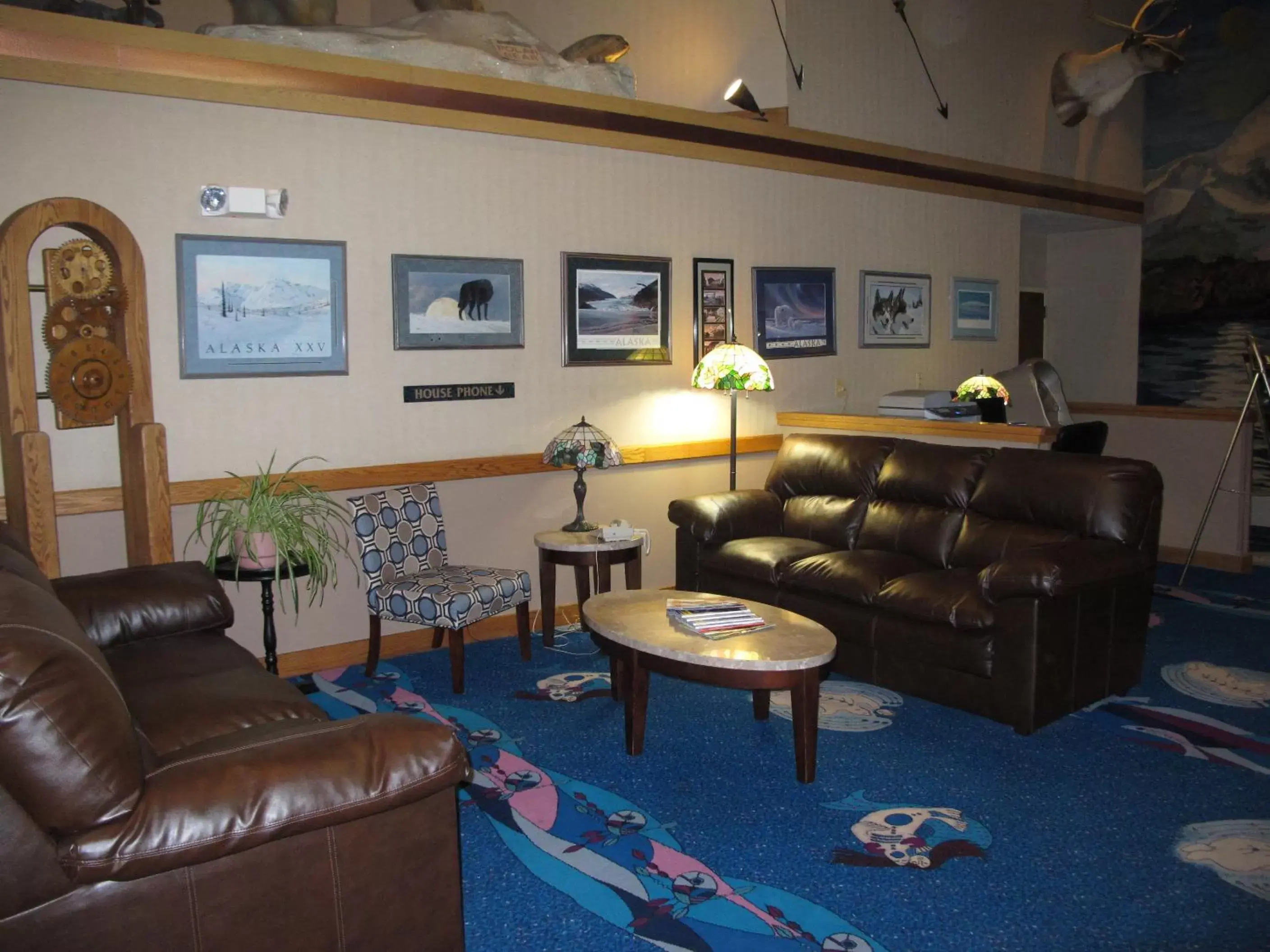 Seating Area in Best Western Lake Lucille Inn