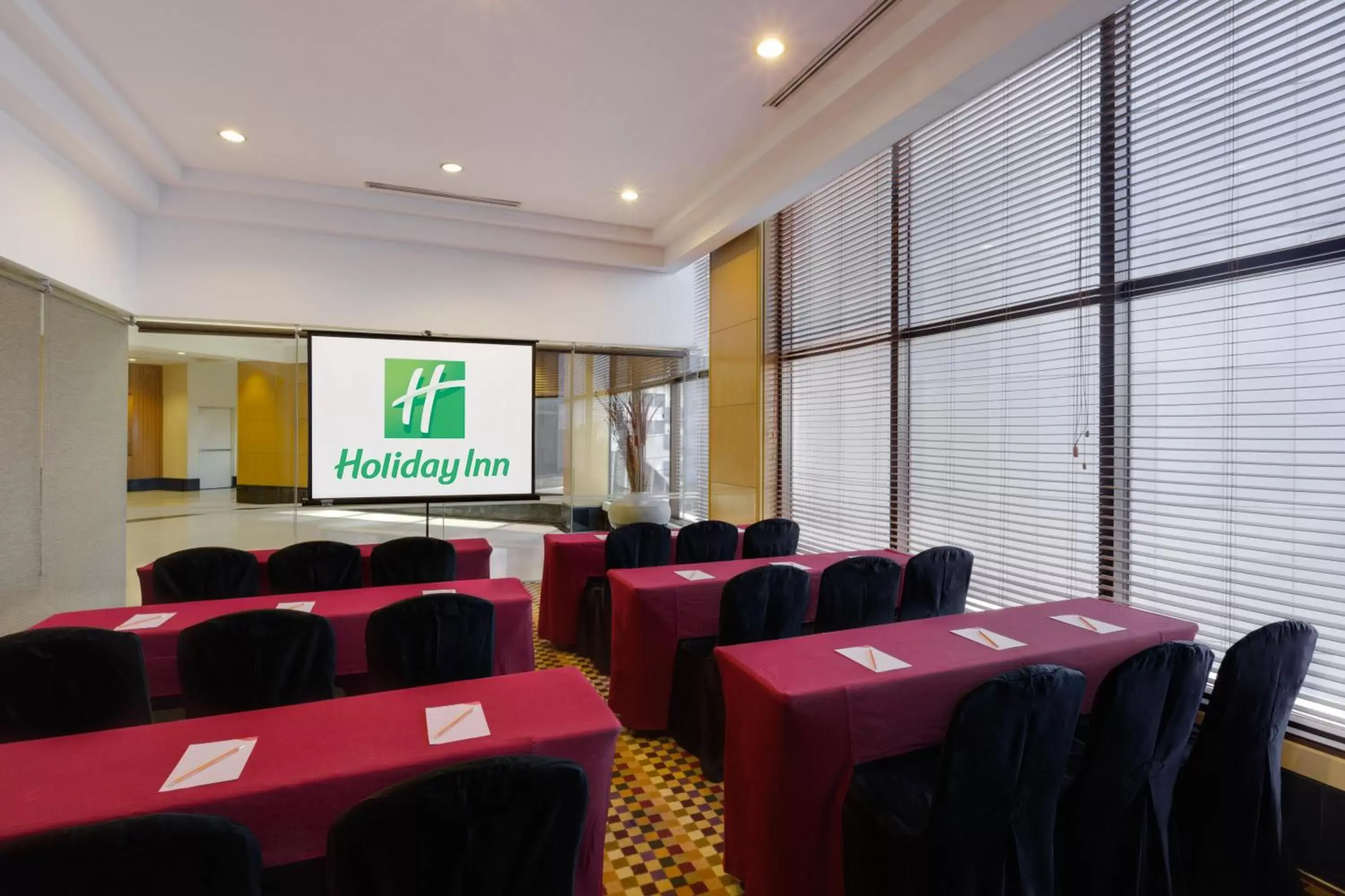Meeting/conference room in Holiday Inn Manila Galleria, an IHG Hotel