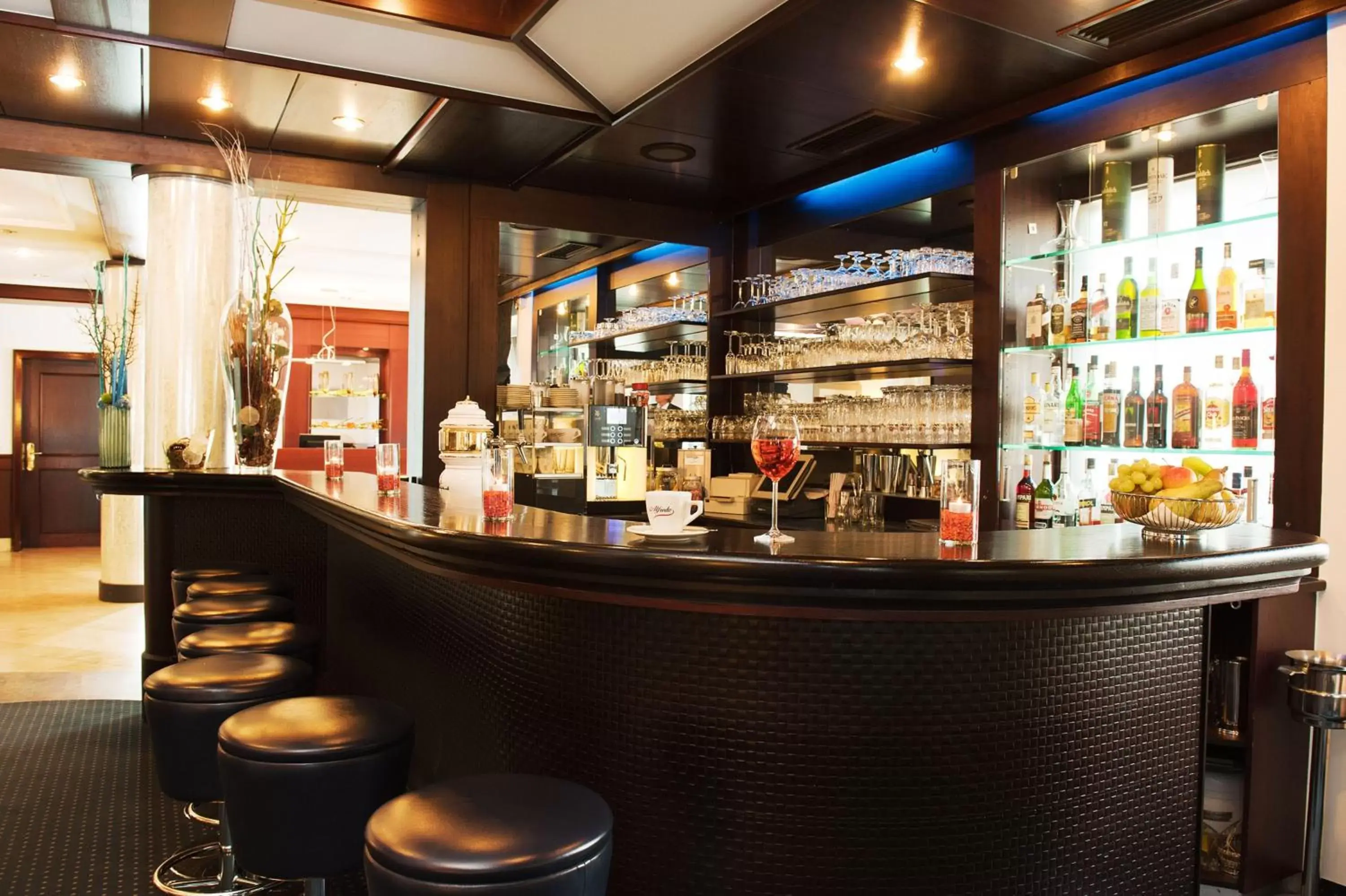 Lounge or bar in ACHAT Hotel Regensburg im Park Lounge or bar in ACHAT Hotel Regensburg im Park