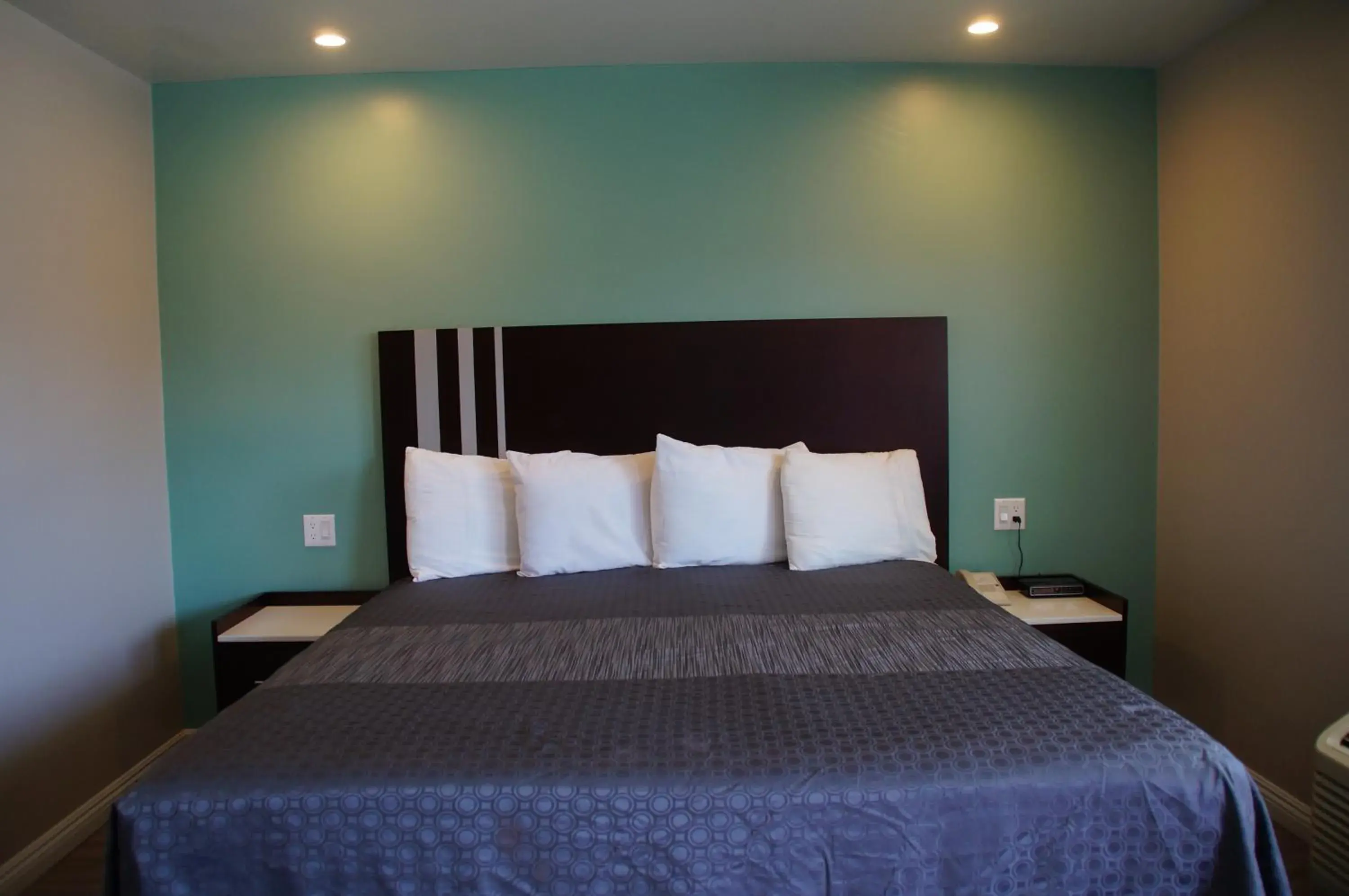 Bed in Beach Inn Bed in Beach Inn