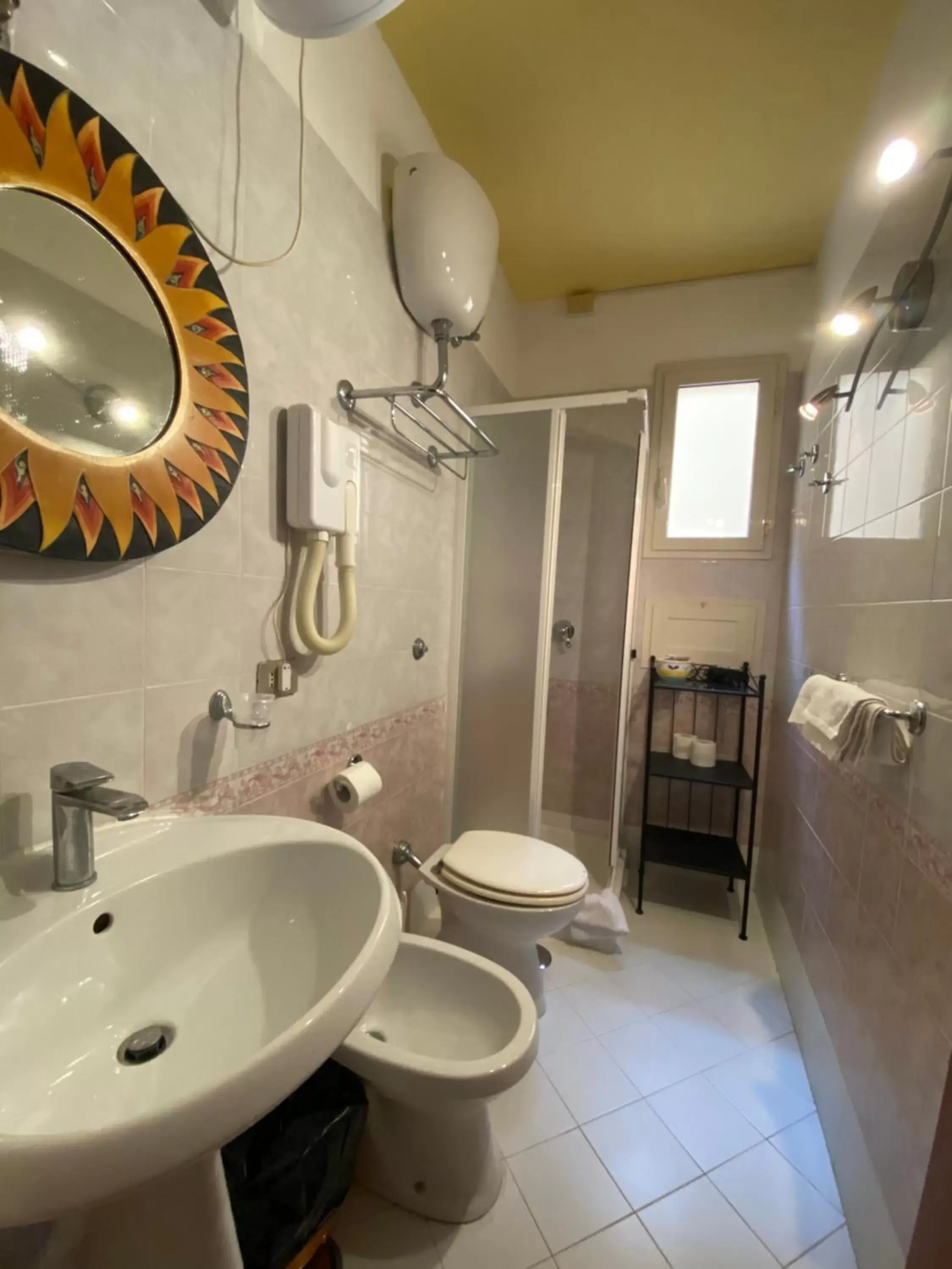 Bathroom in Hotel Europeo Napoli