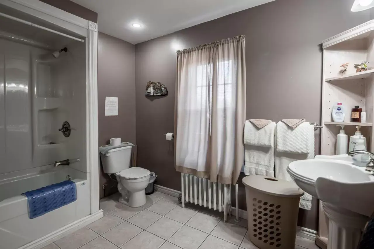 Bathroom in Jeddore Lodge