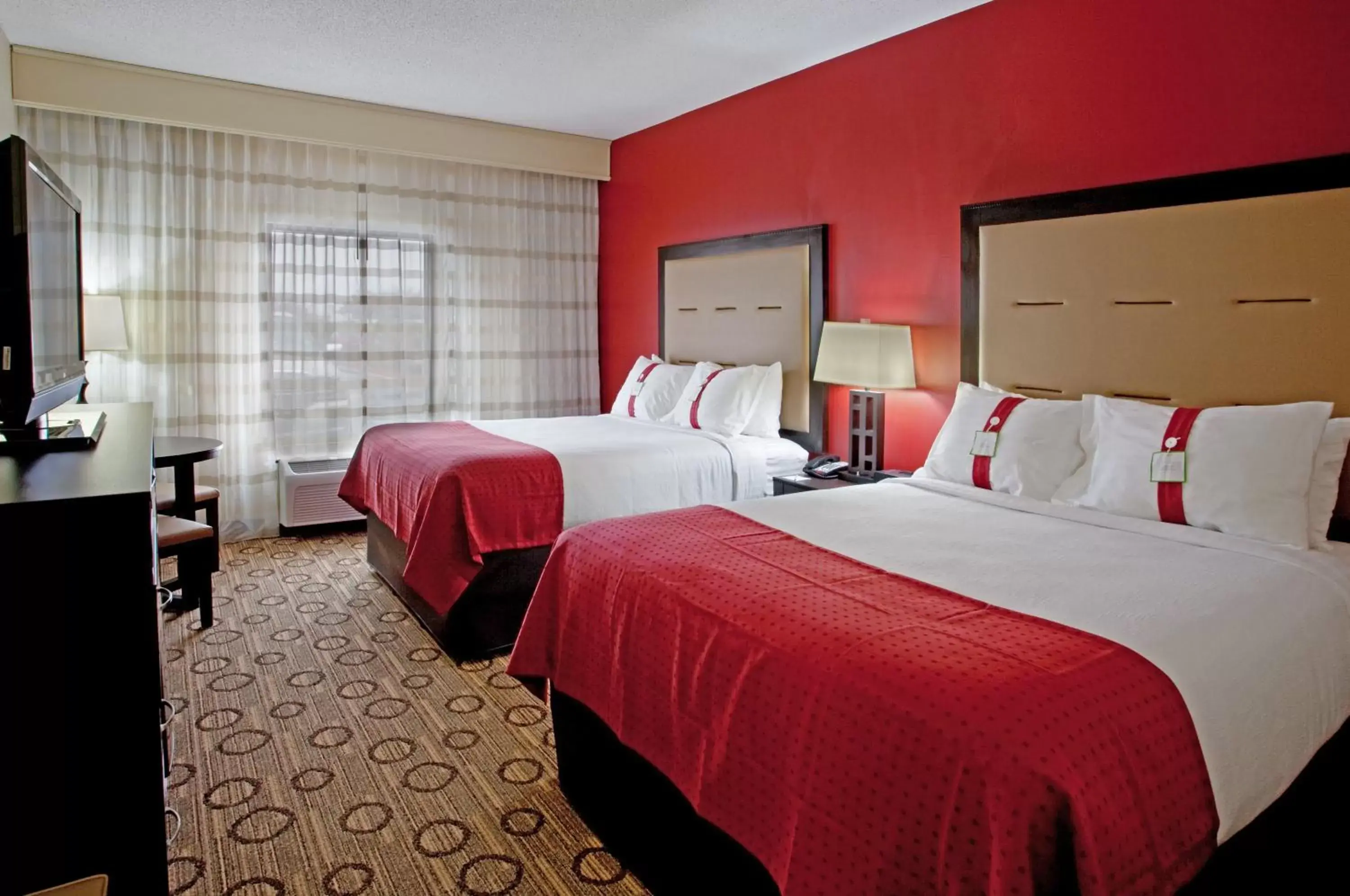 Photo of the whole room, Bed in Holiday Inn Anderson, an IHG Hotel