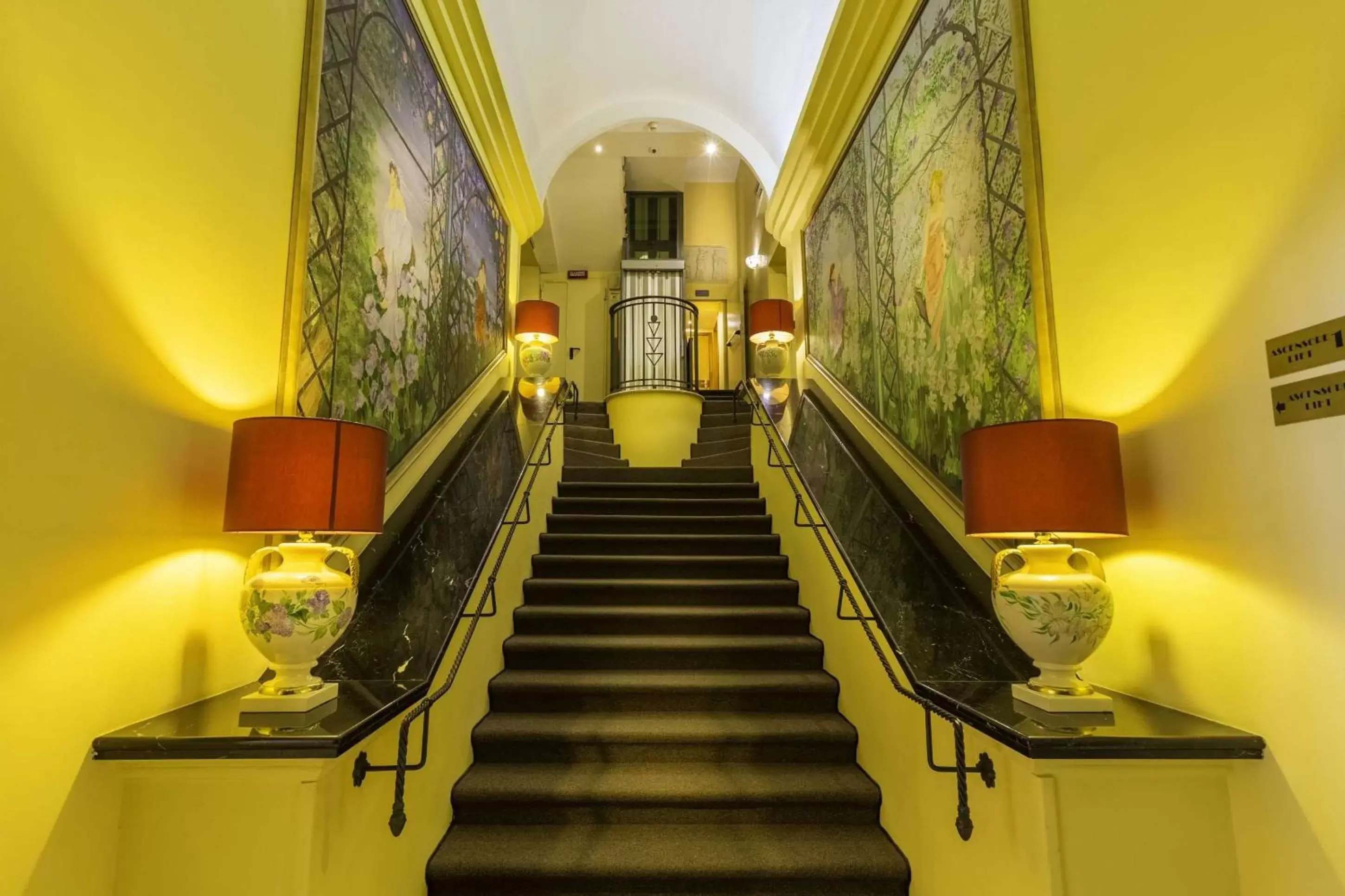 On site, Lobby/Reception in Best Western Hotel Artdeco