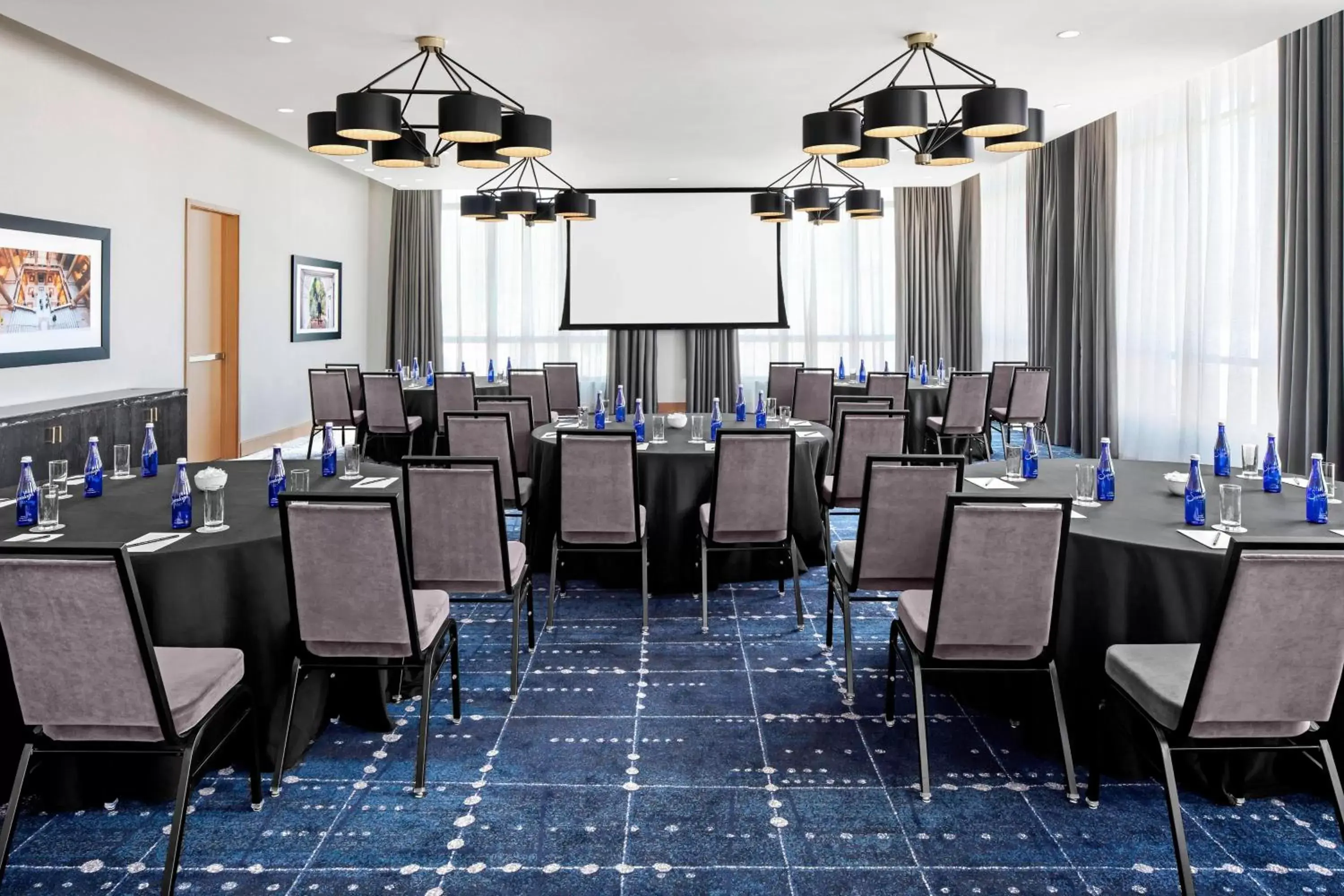 Meeting/conference room in The Oaklander Hotel, Autograph Collection