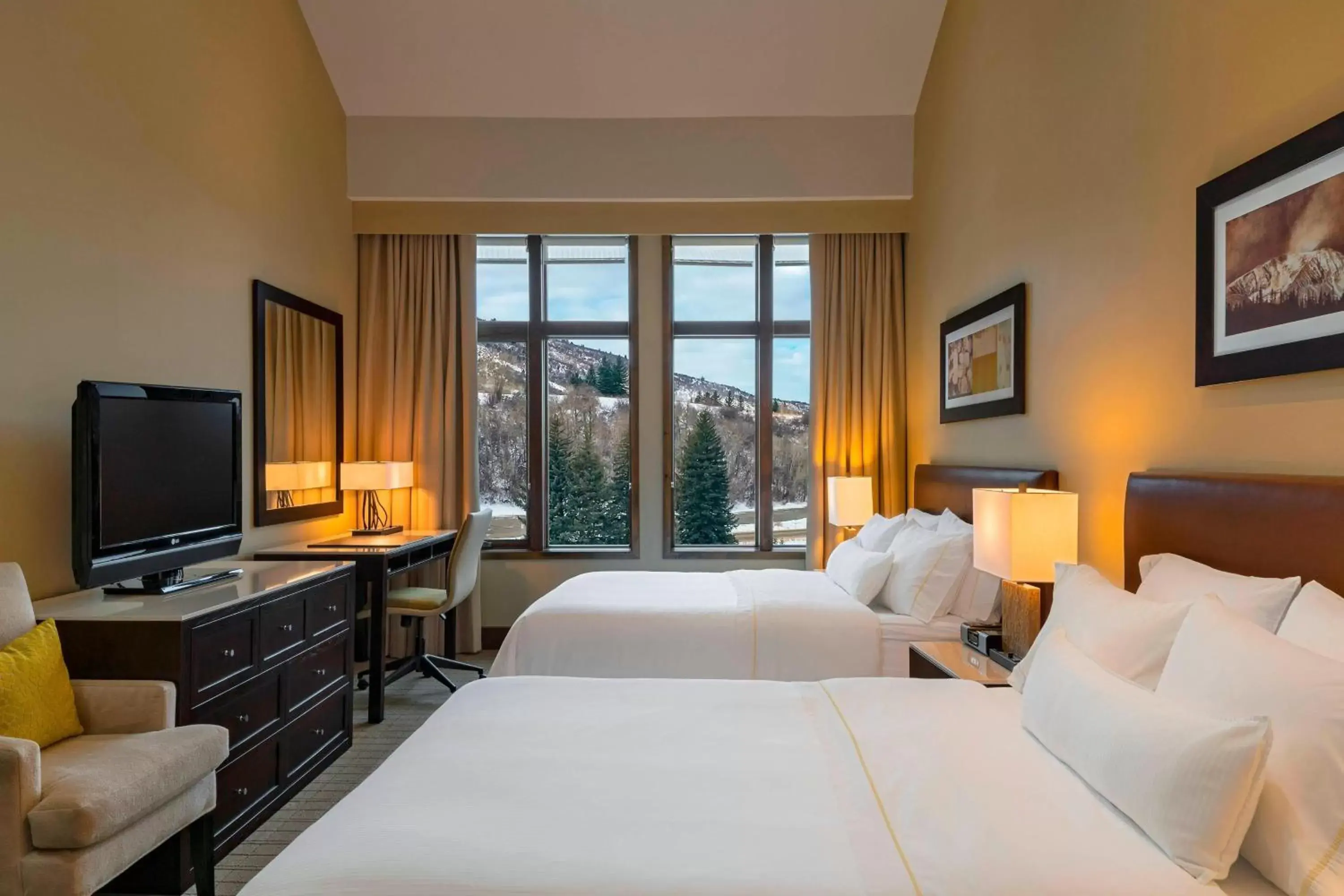 Bedroom in The Westin Riverfront Resort & Spa, Avon, Vail Valley