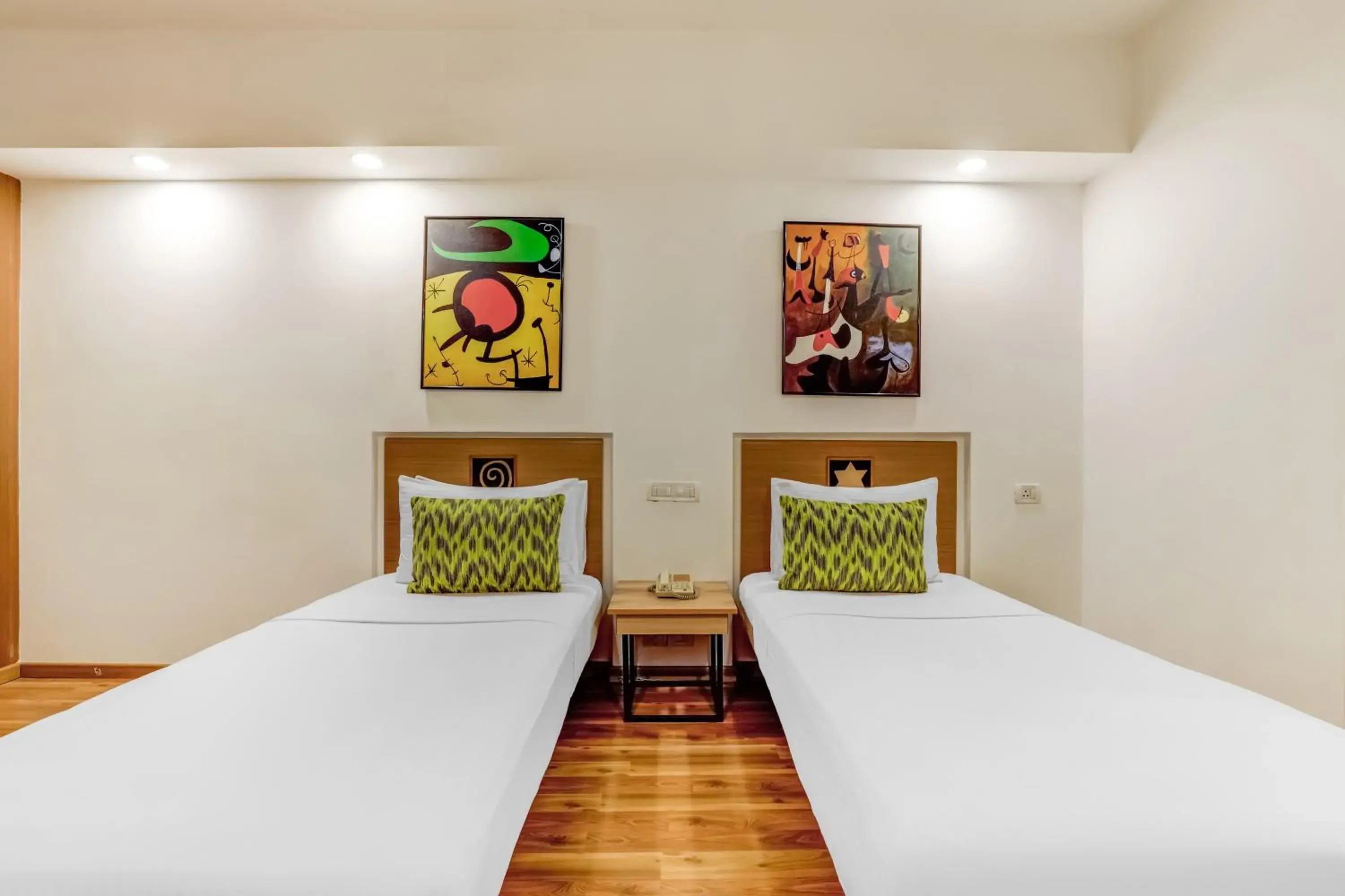 Bedroom, Bed in Lemon Tree Hotel, Ahmedabad