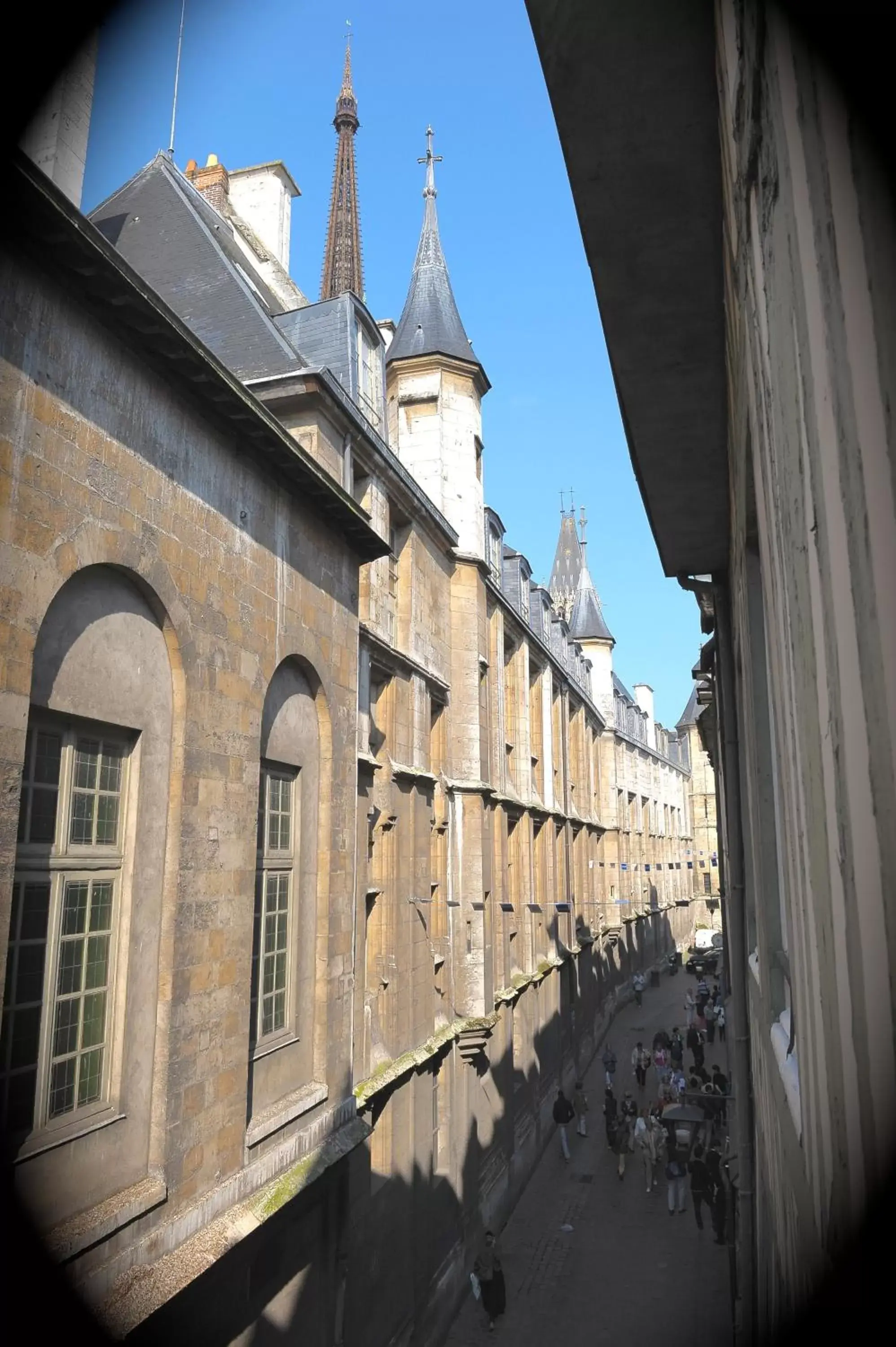 Landmark view, Property Building in Hôtel De La Cathédrale