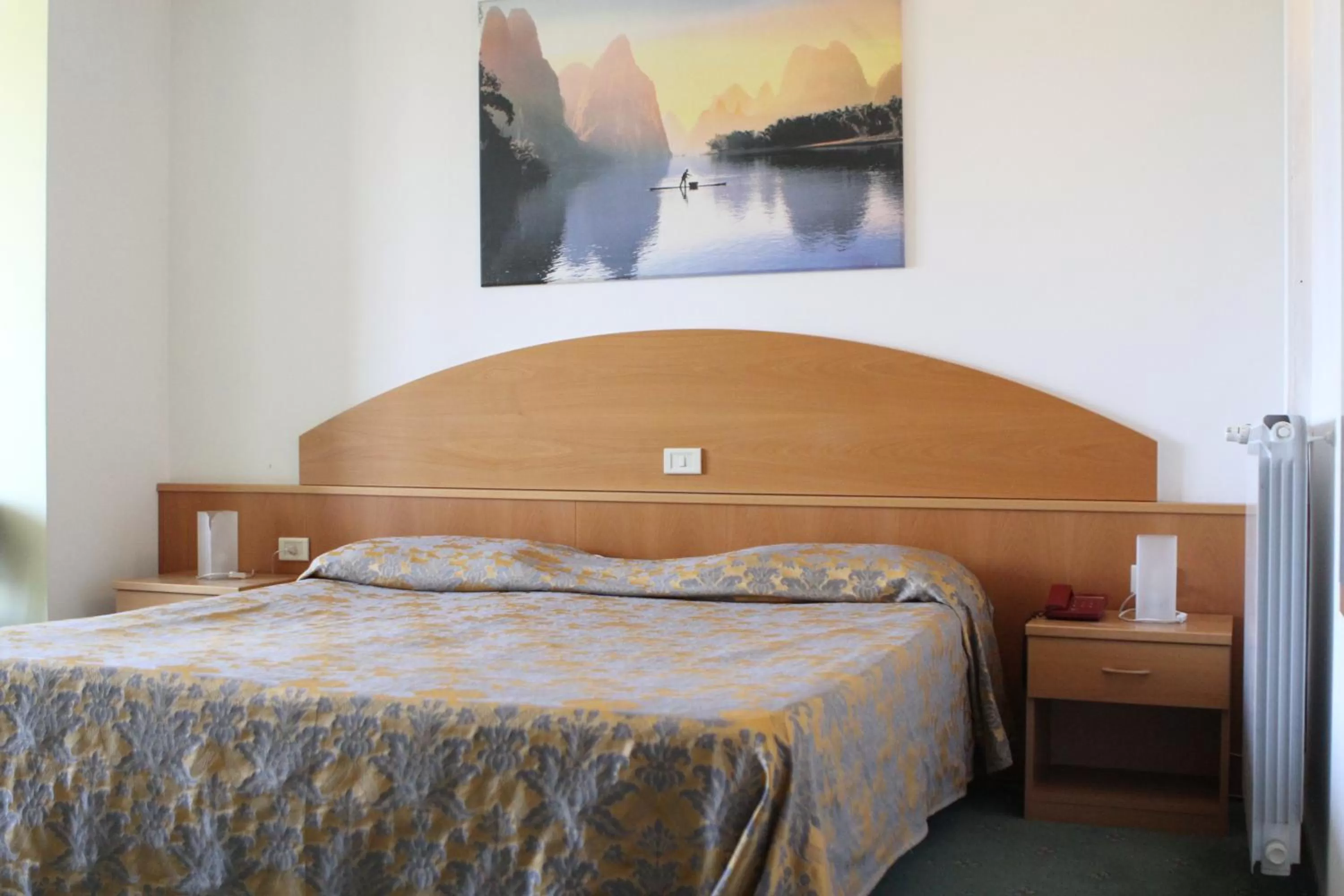 Bed in Ascot Lodging