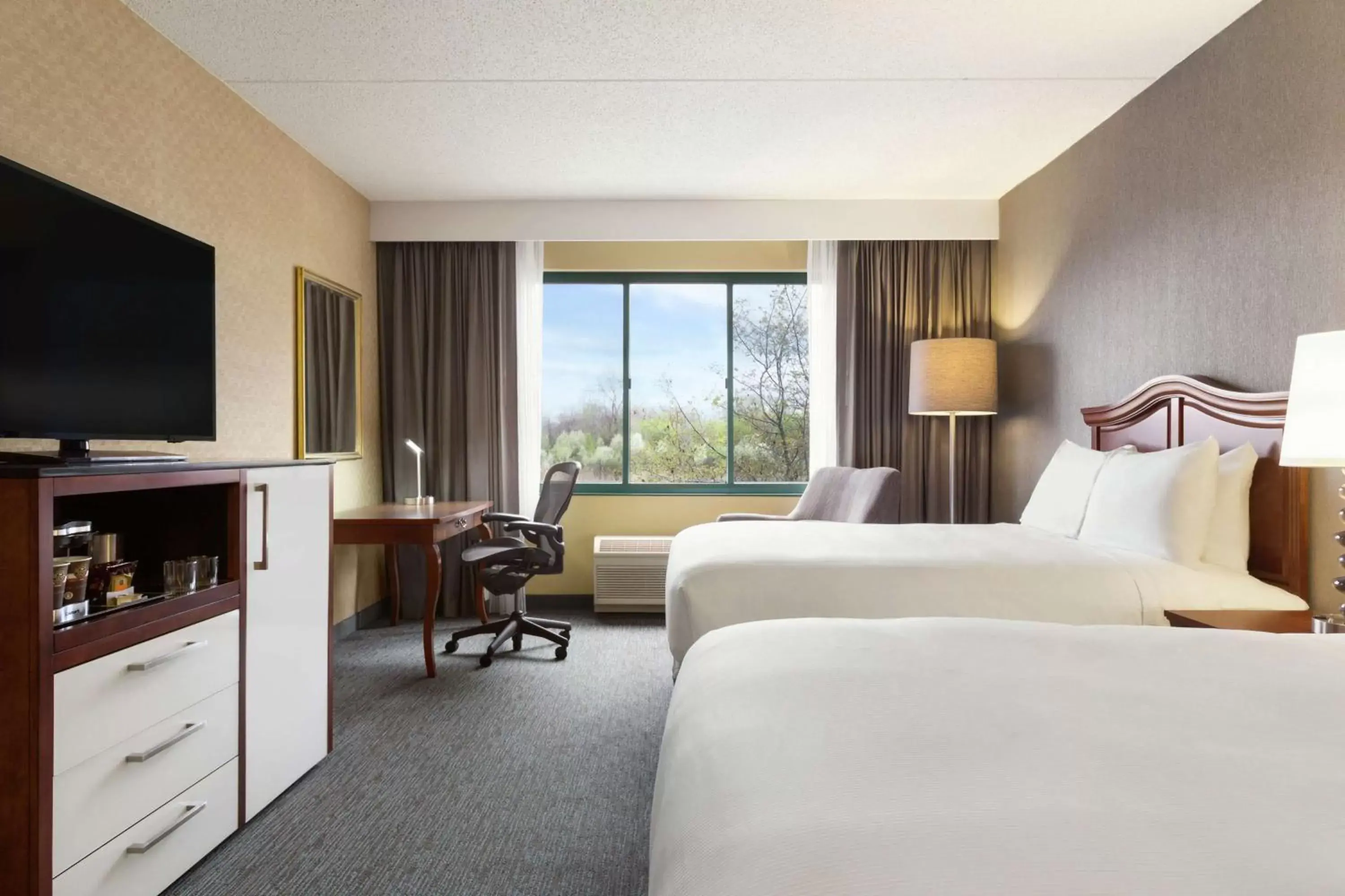 Bedroom in DoubleTree by Hilton Hotel Detroit - Novi