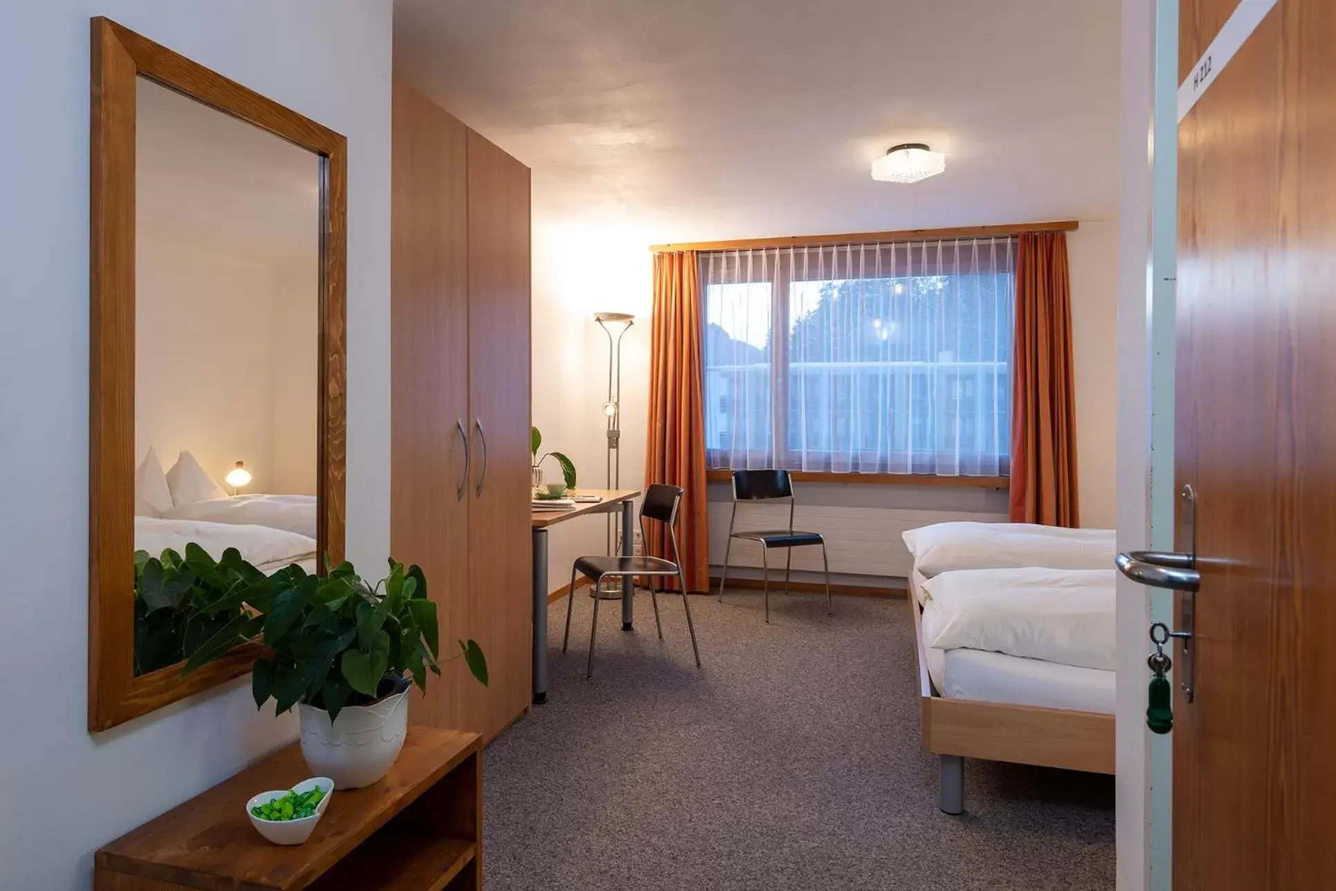 Deluxe Double Room with Shower in Haus der Begegnung im Kloster Ilanz