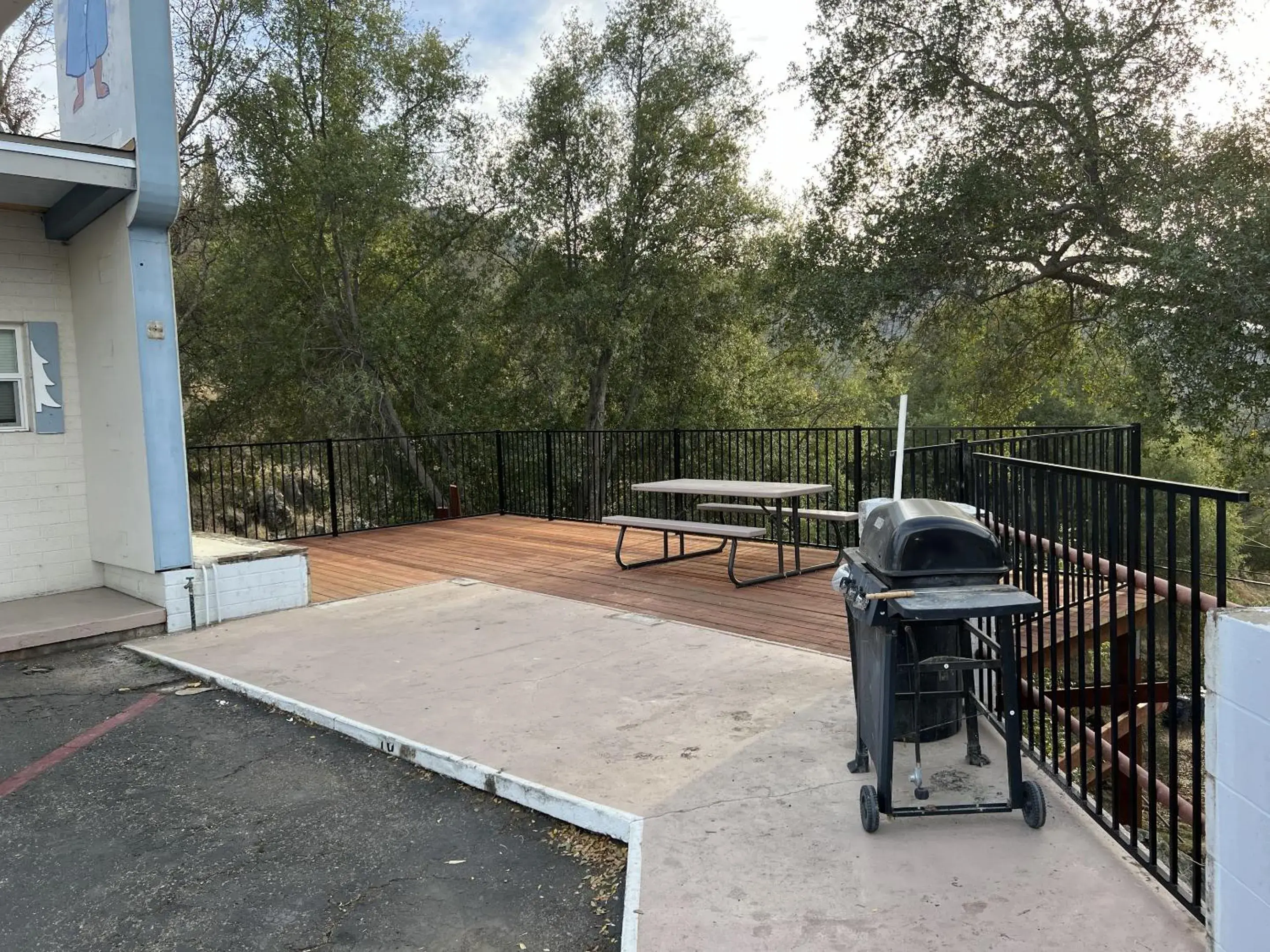 Other, BBQ Facilities in Sierra Lodge Three Rivers