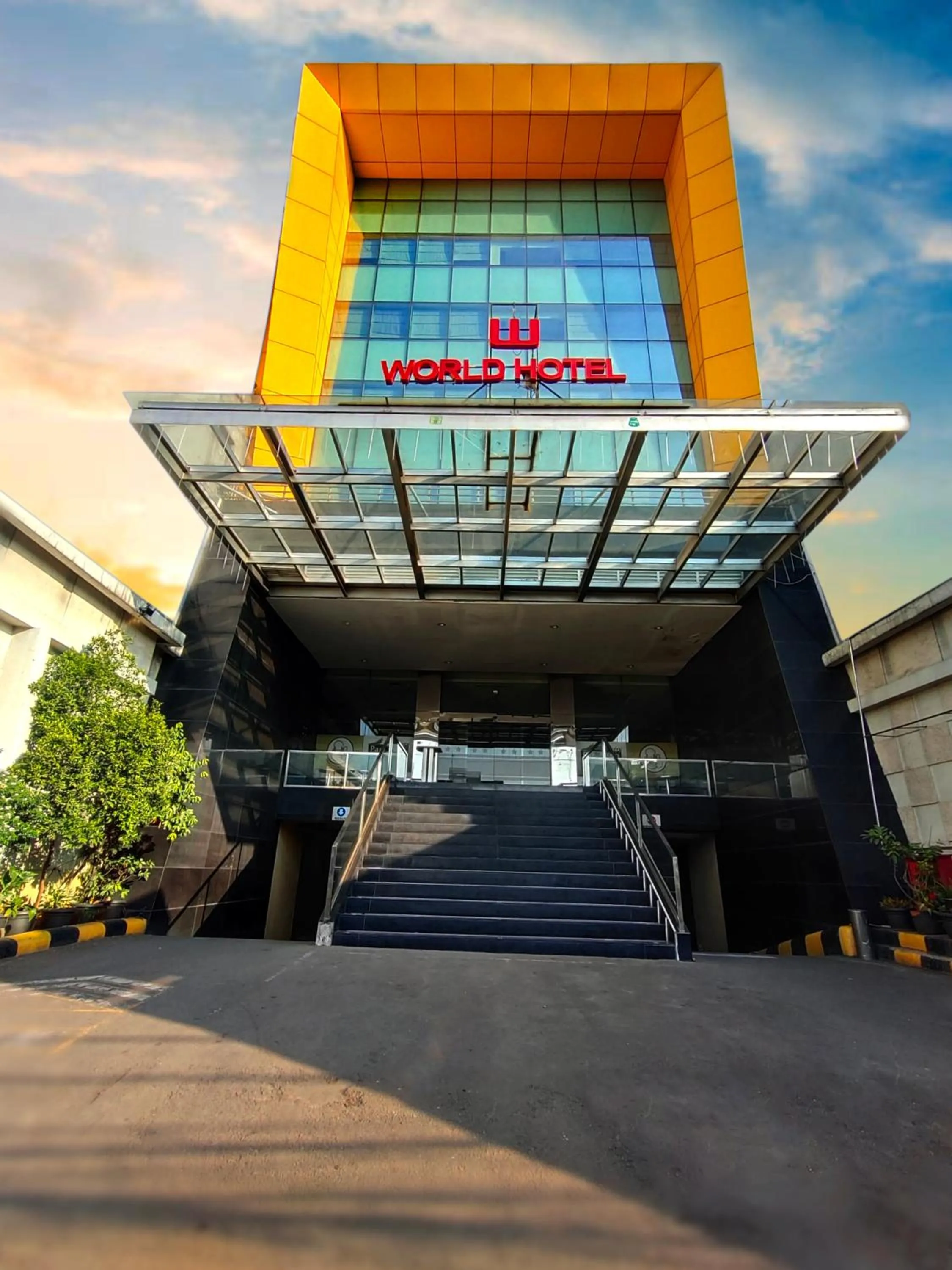 World Hotel Jakarta - Bandengan