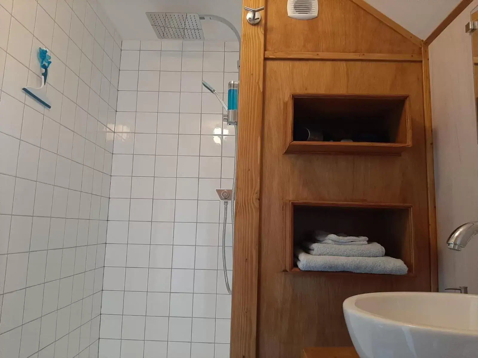 Shower, Bathroom in Villa Guillaumette