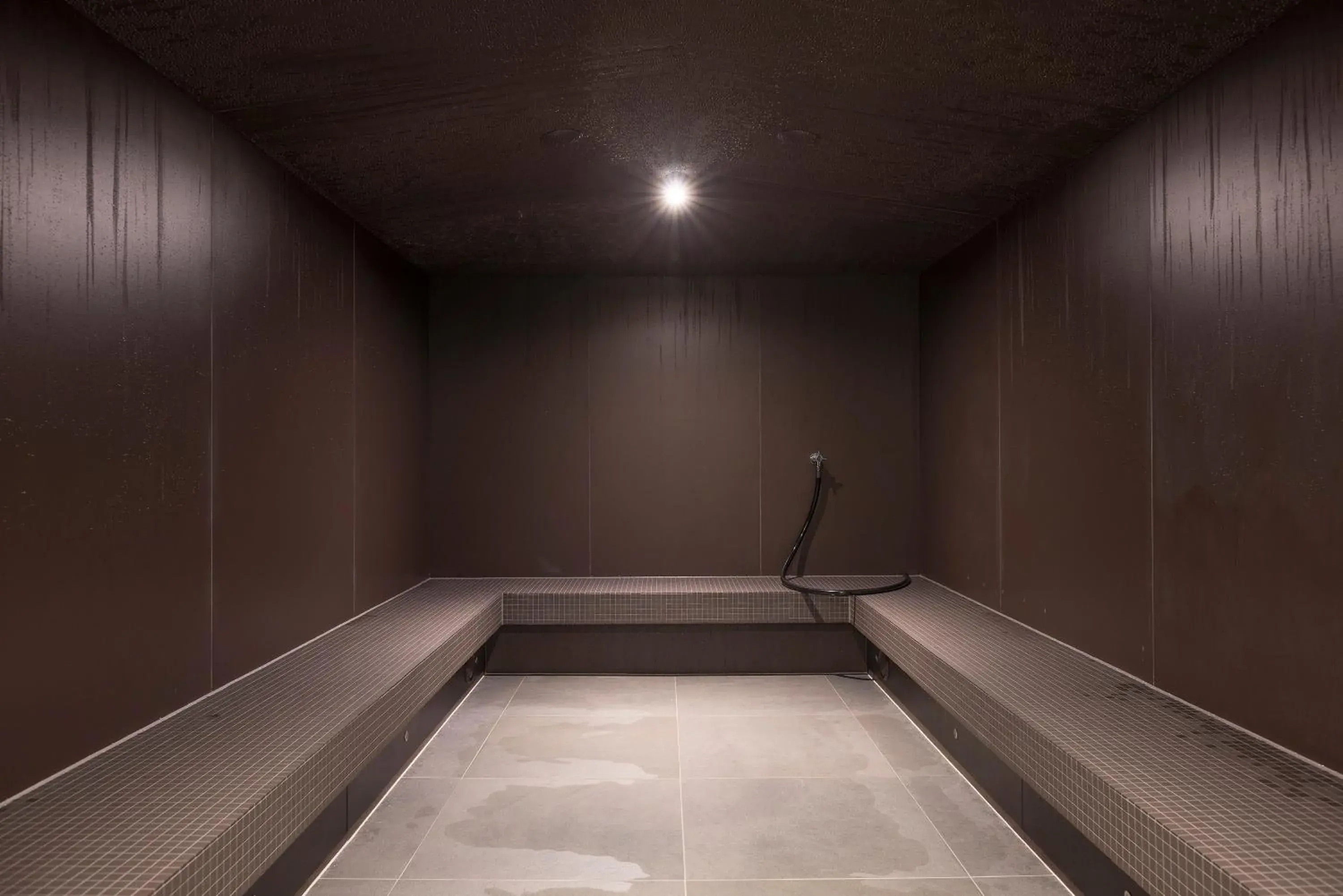 Steam room in wellnessHostel4000