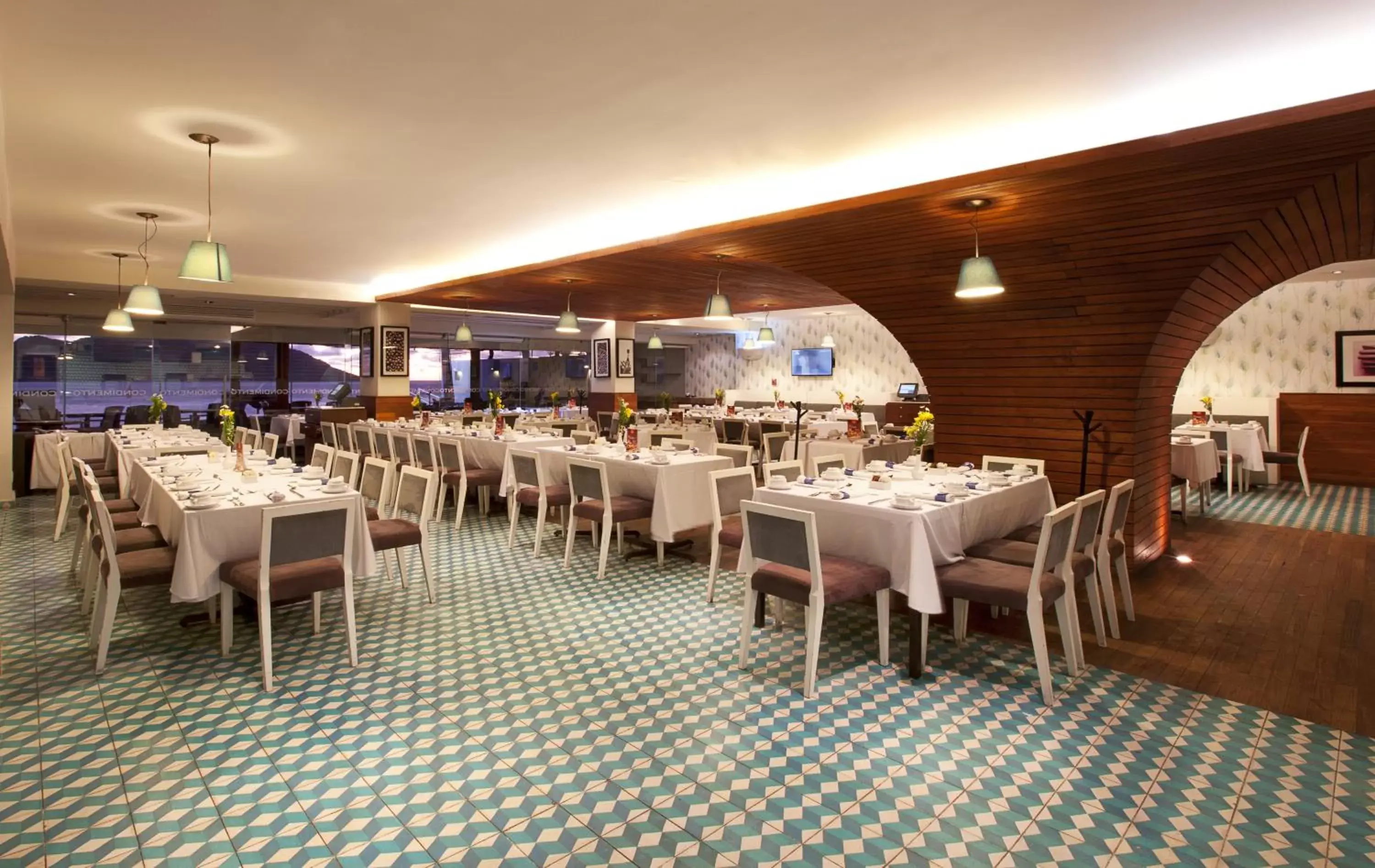 Restaurant/Places to Eat in Emporio Mazatlan