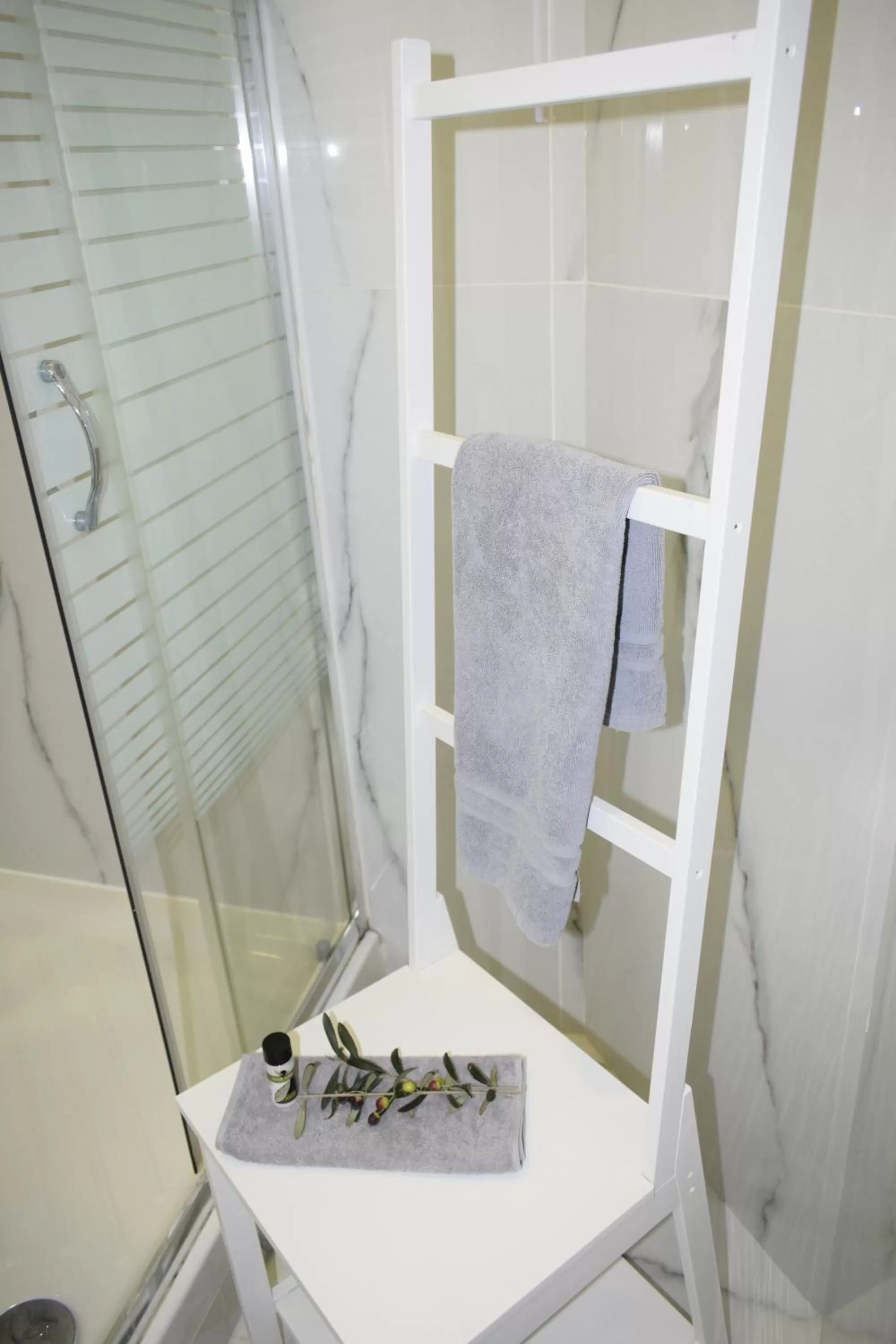 Bathroom in Comfort Stay Athens Airport Hotel - FREE shuttle from and to the airport