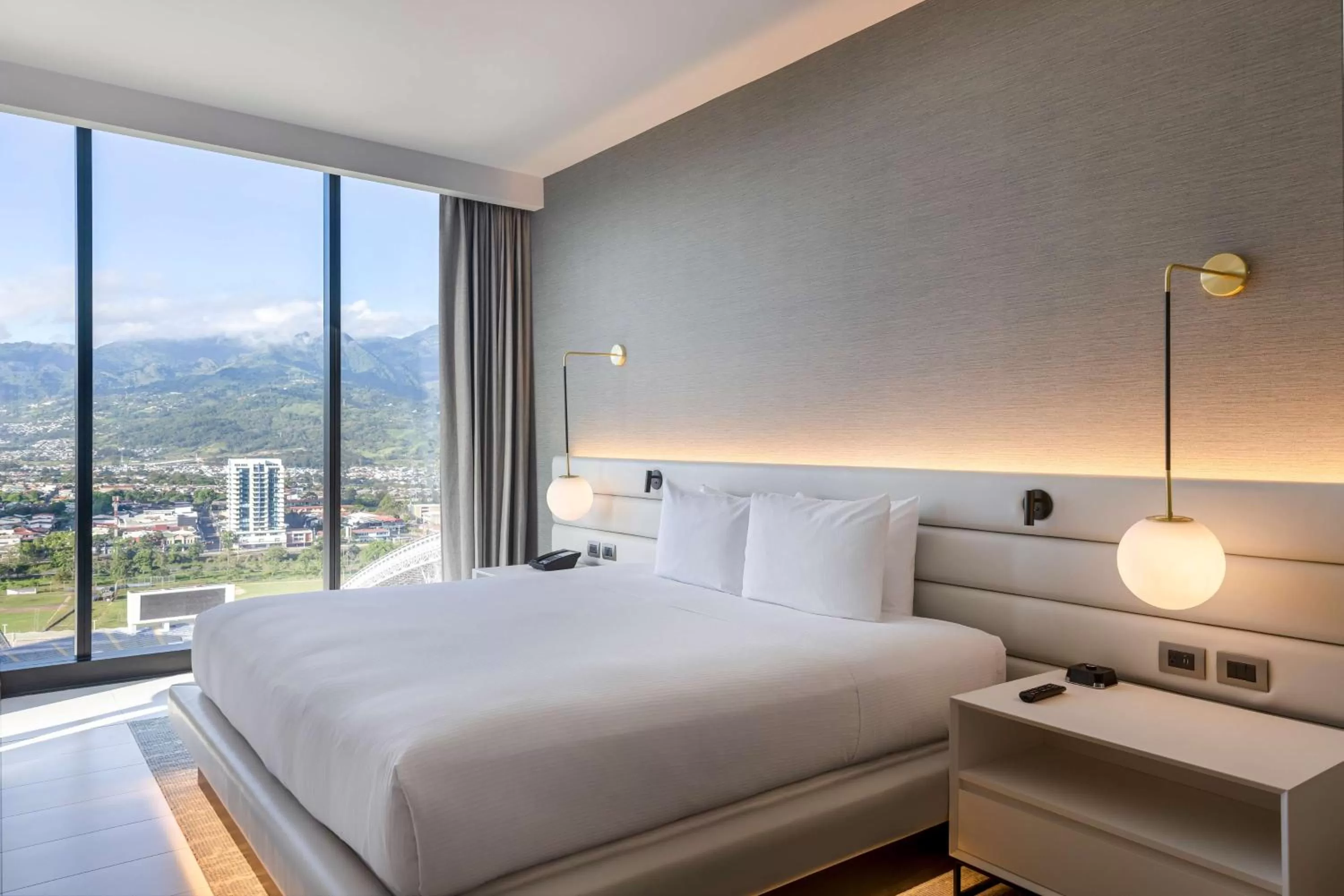 Bed in Hilton San Jose La Sabana