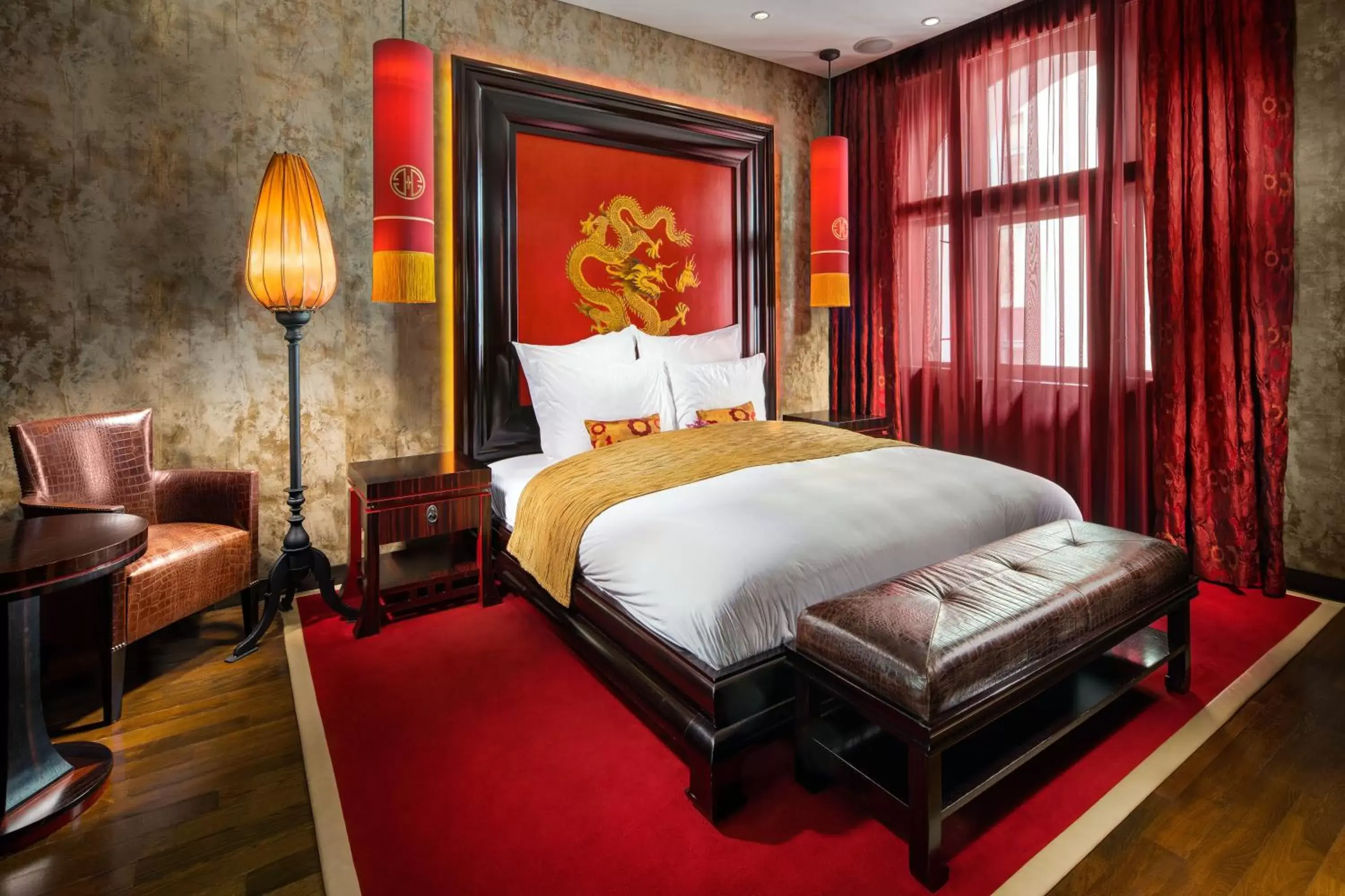 Bed in Buddha-Bar Hotel Prague