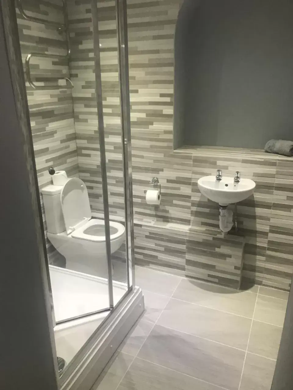 Bathroom in Brownlows Inn