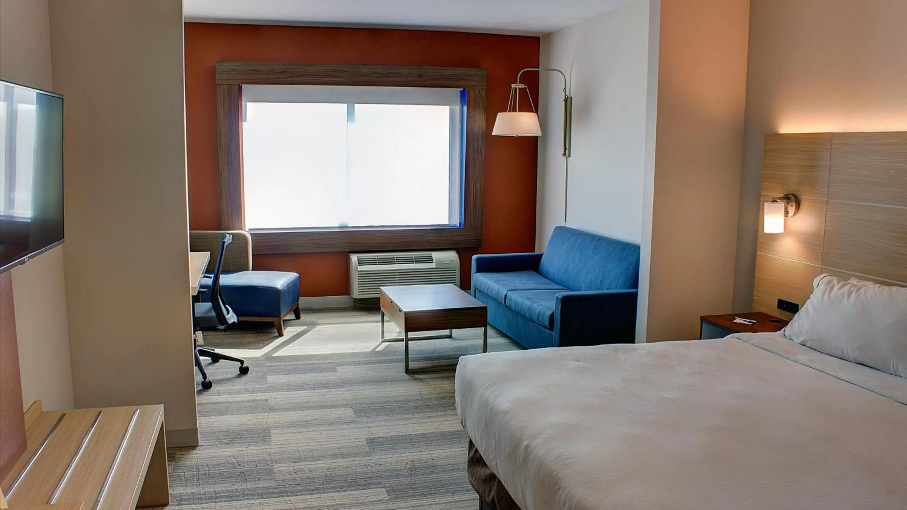 Photo of the whole room in Holiday Inn Express Spencer, an IHG Hotel
