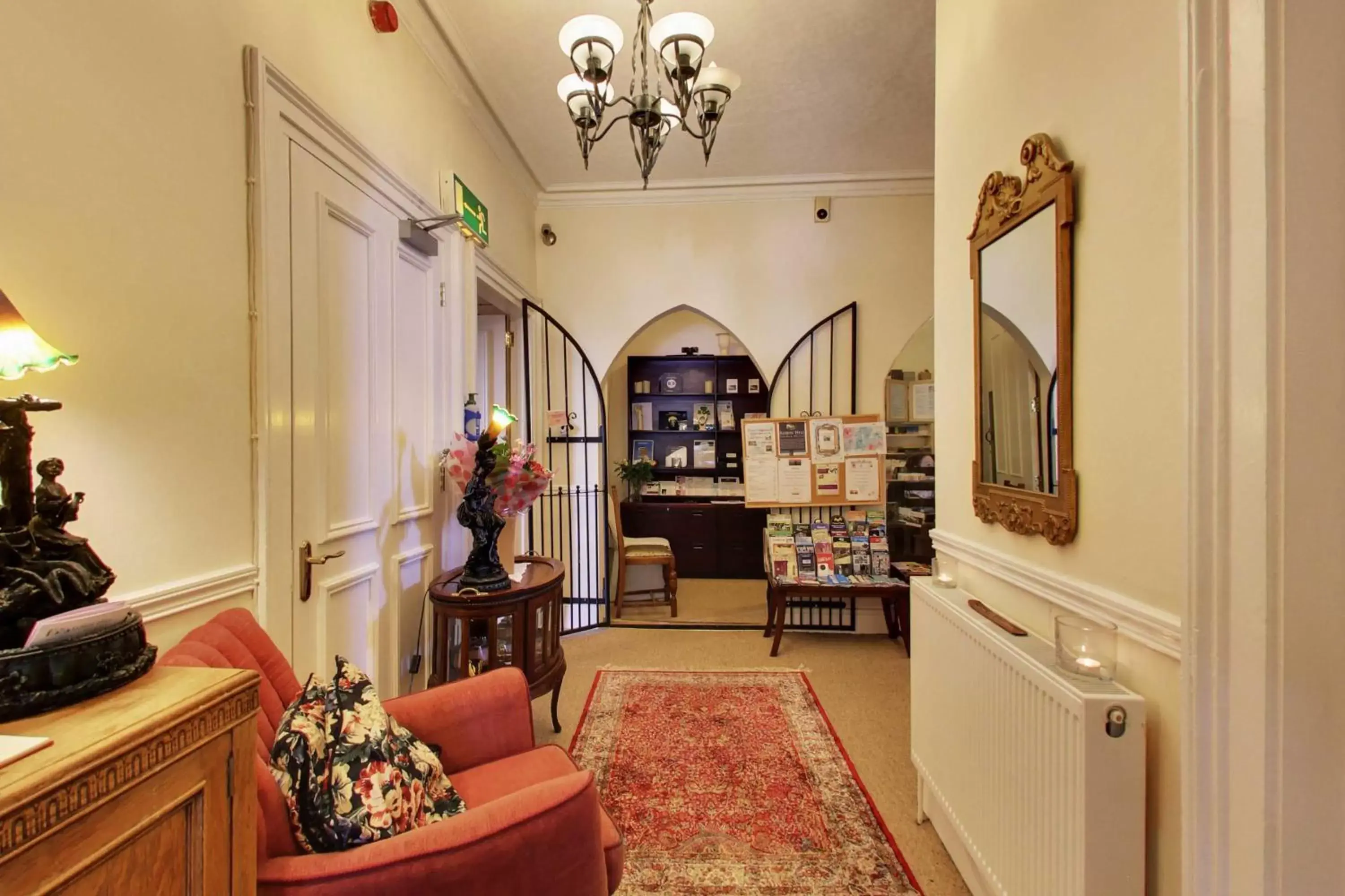 Lobby or reception, Seating Area in Robin Hill House B&B