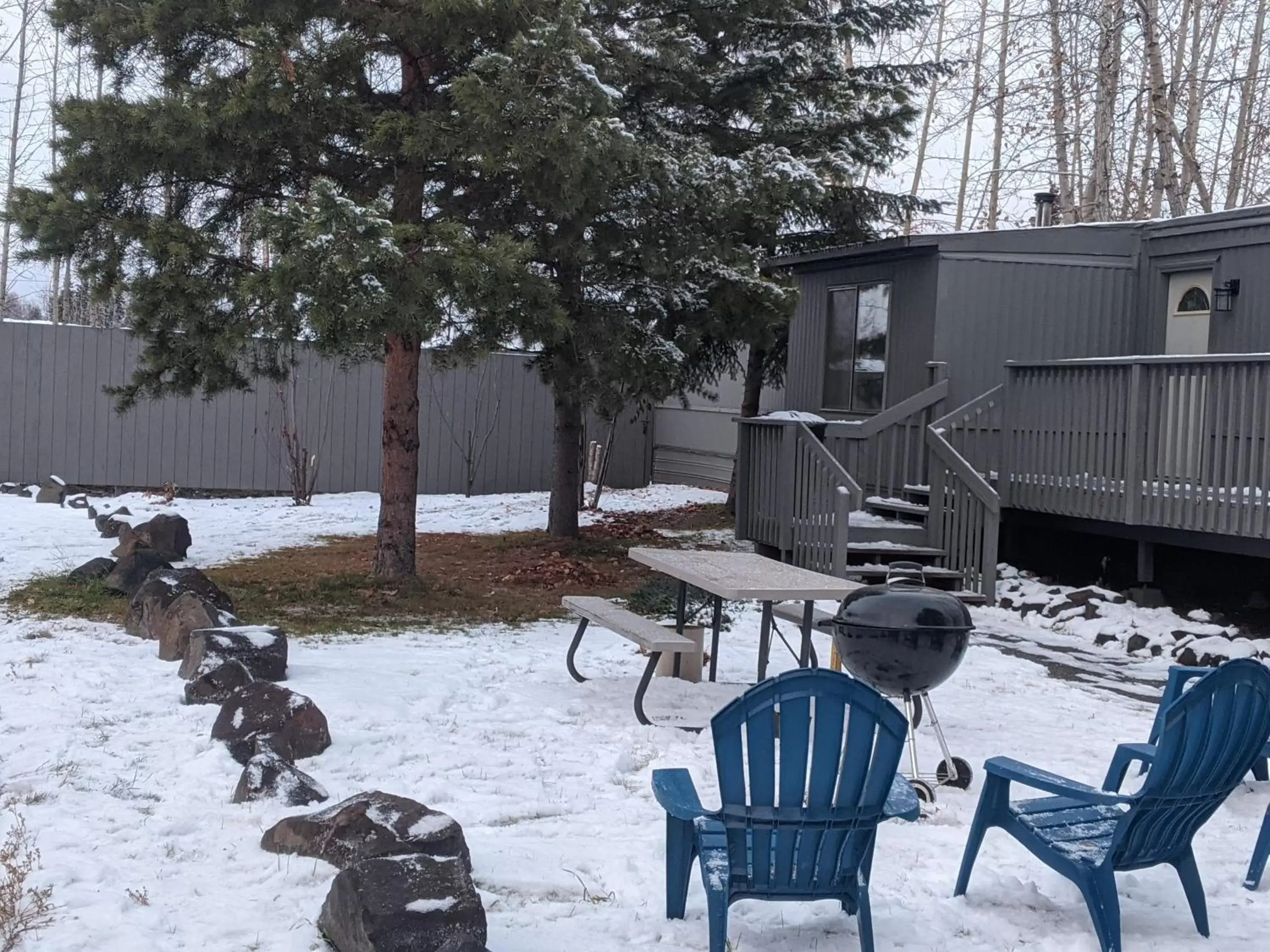 Seating area, Winter in Golden North Inn