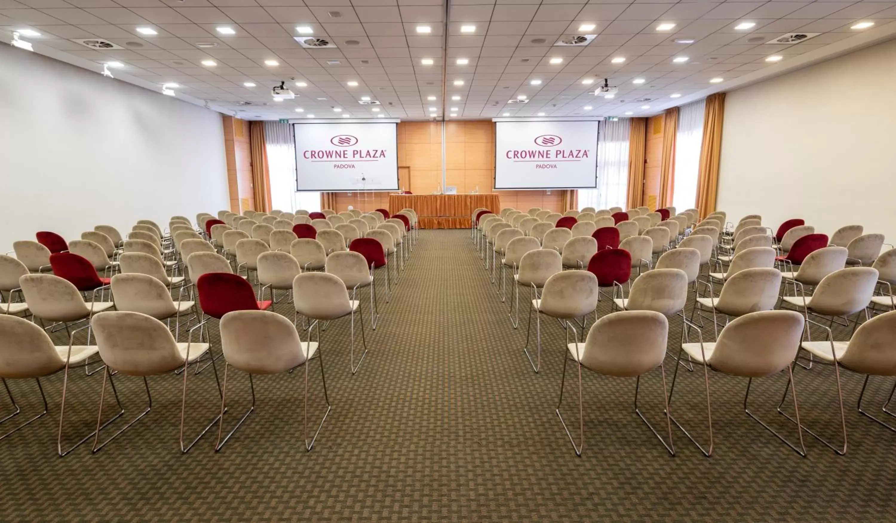 Meeting/conference room in Crowne Plaza Padova, an IHG Hotel