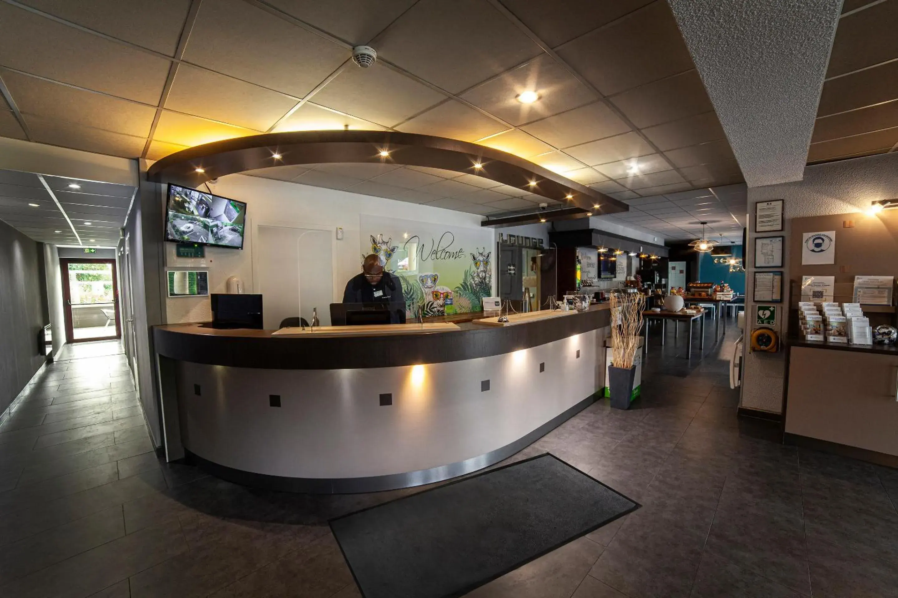 Lobby or reception in Sure Hotel by Best Western Lille Tourcoing