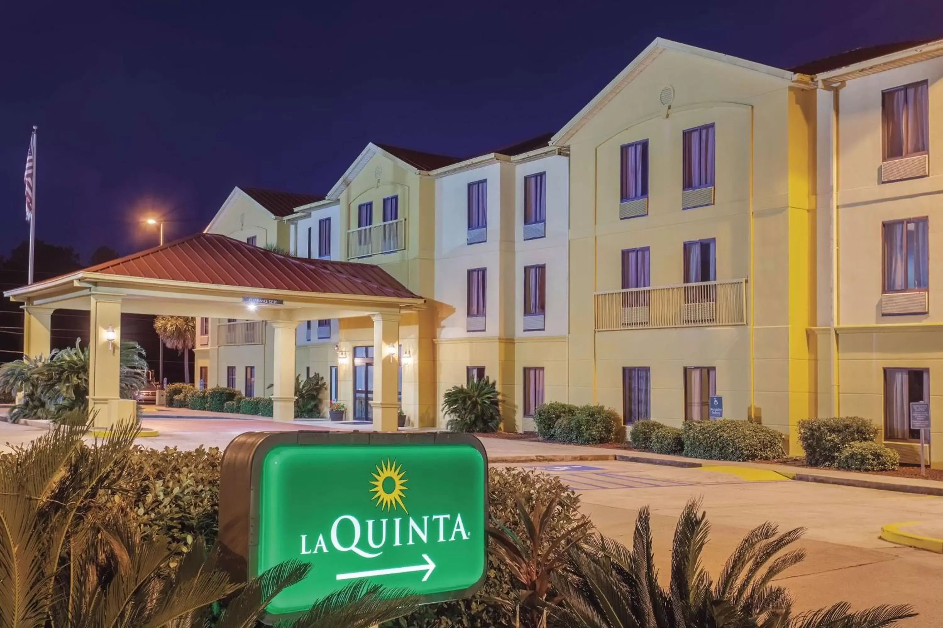 Property Building in La Quinta Inn by Wyndham Moss Point - Pascagoula