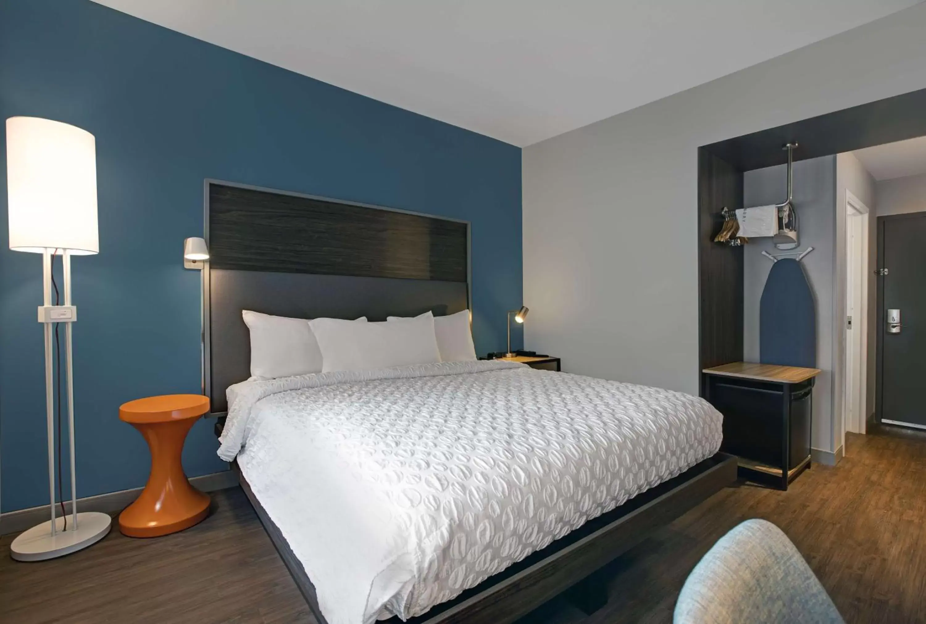 Bed in Tru By Hilton Milwaukee Downtown, WI Bed in Tru By Hilton Milwaukee Downtown, WI