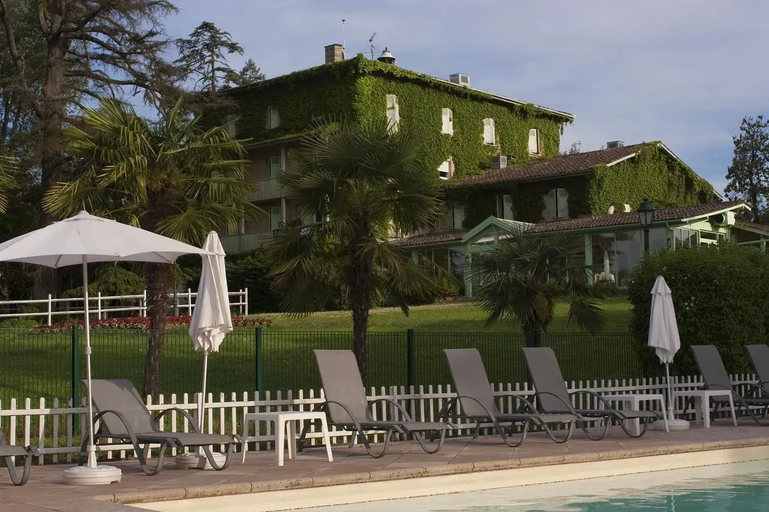 Property Building in Logis Domaine de Fompeyre