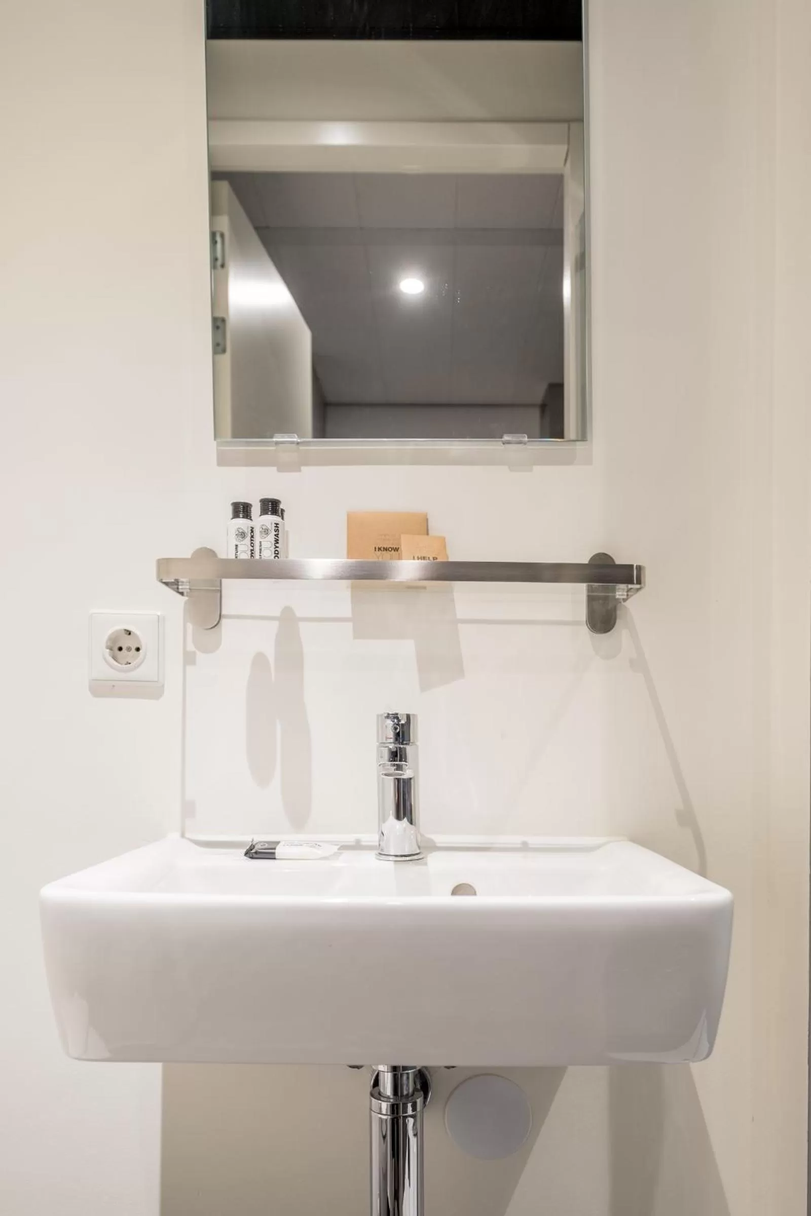 Shower, Bathroom in Nero Office Hotel & City Café