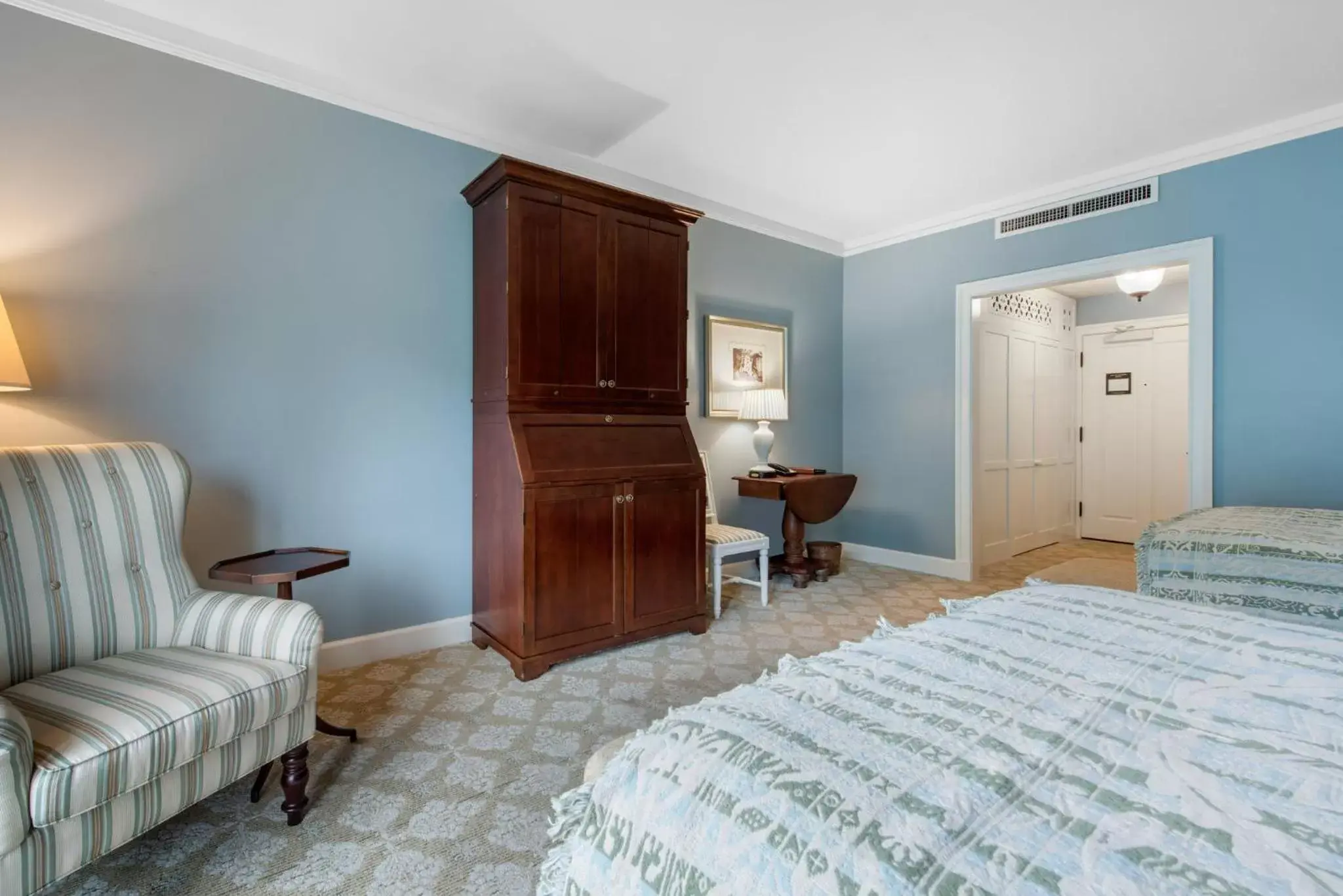 Photo of the whole room, TV/Entertainment Center in Omni Bedford Springs Resort