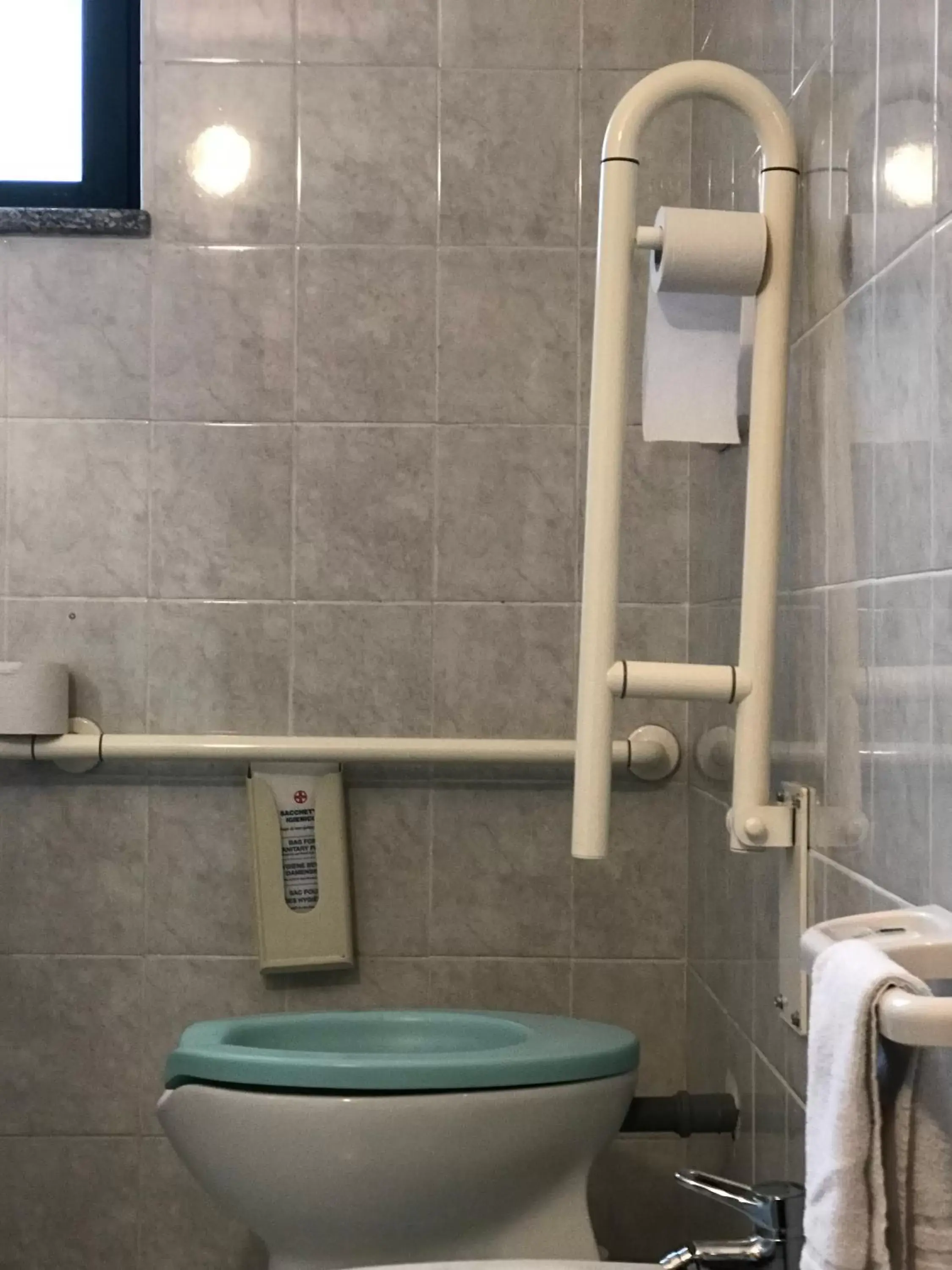 Bathroom in Ascot Lodging